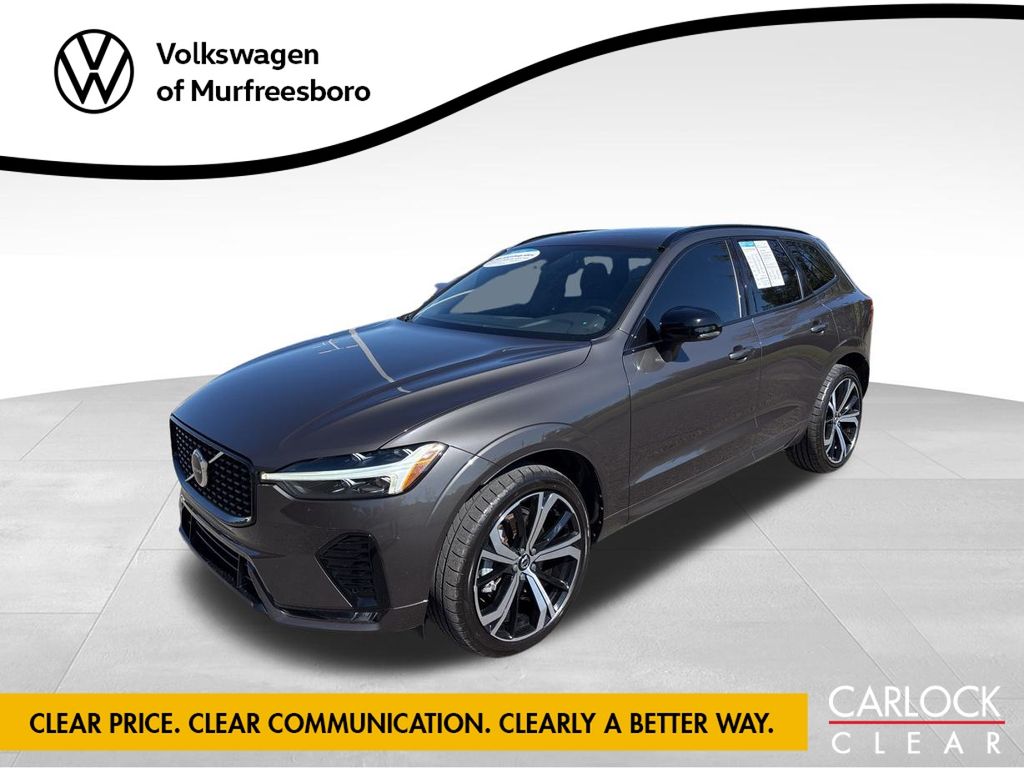 2022 Volvo XC60 R-Design