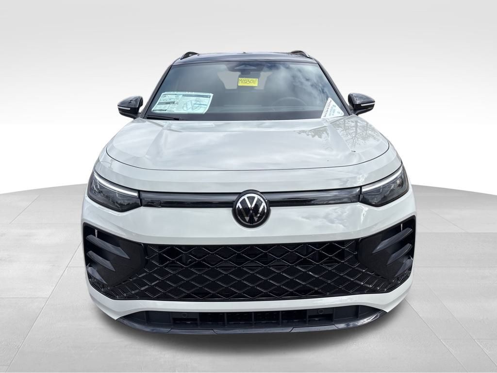 2026 Volkswagen Tiguan SE R-Line Black photo 2