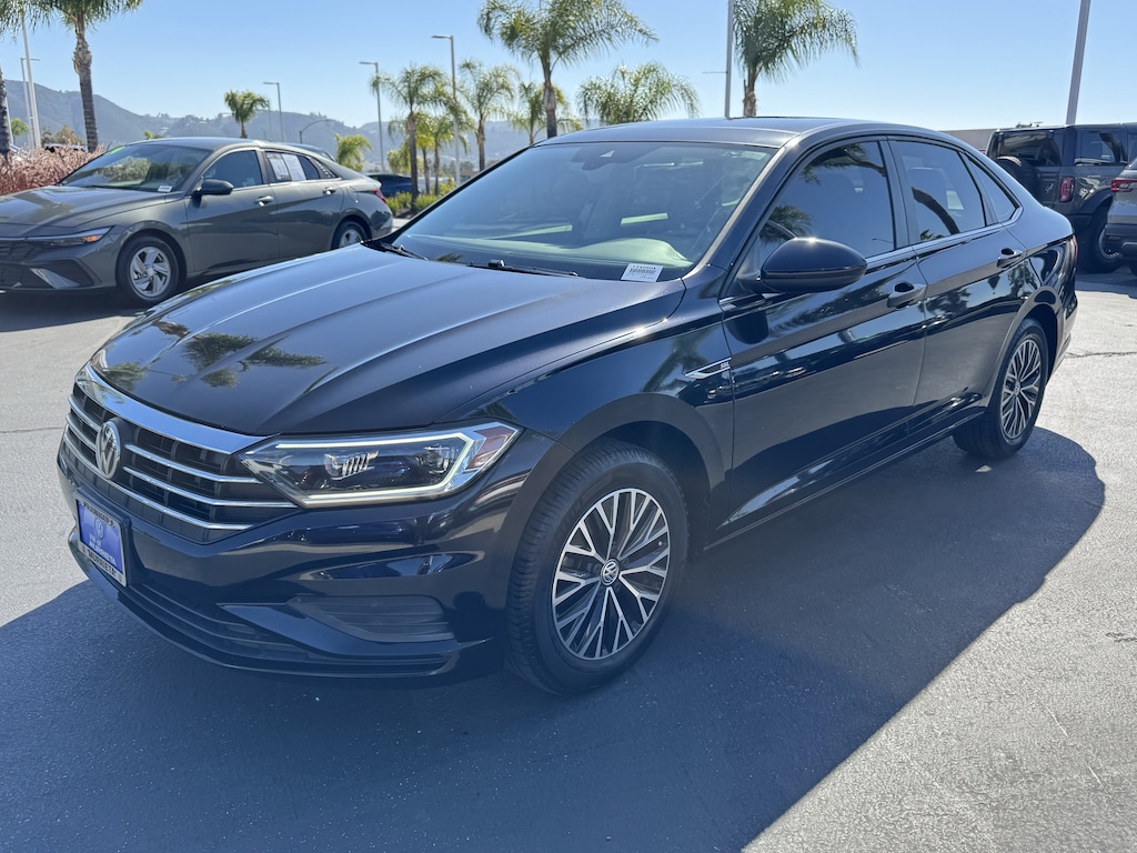Used 2019 Volkswagen Jetta SEL Sedan