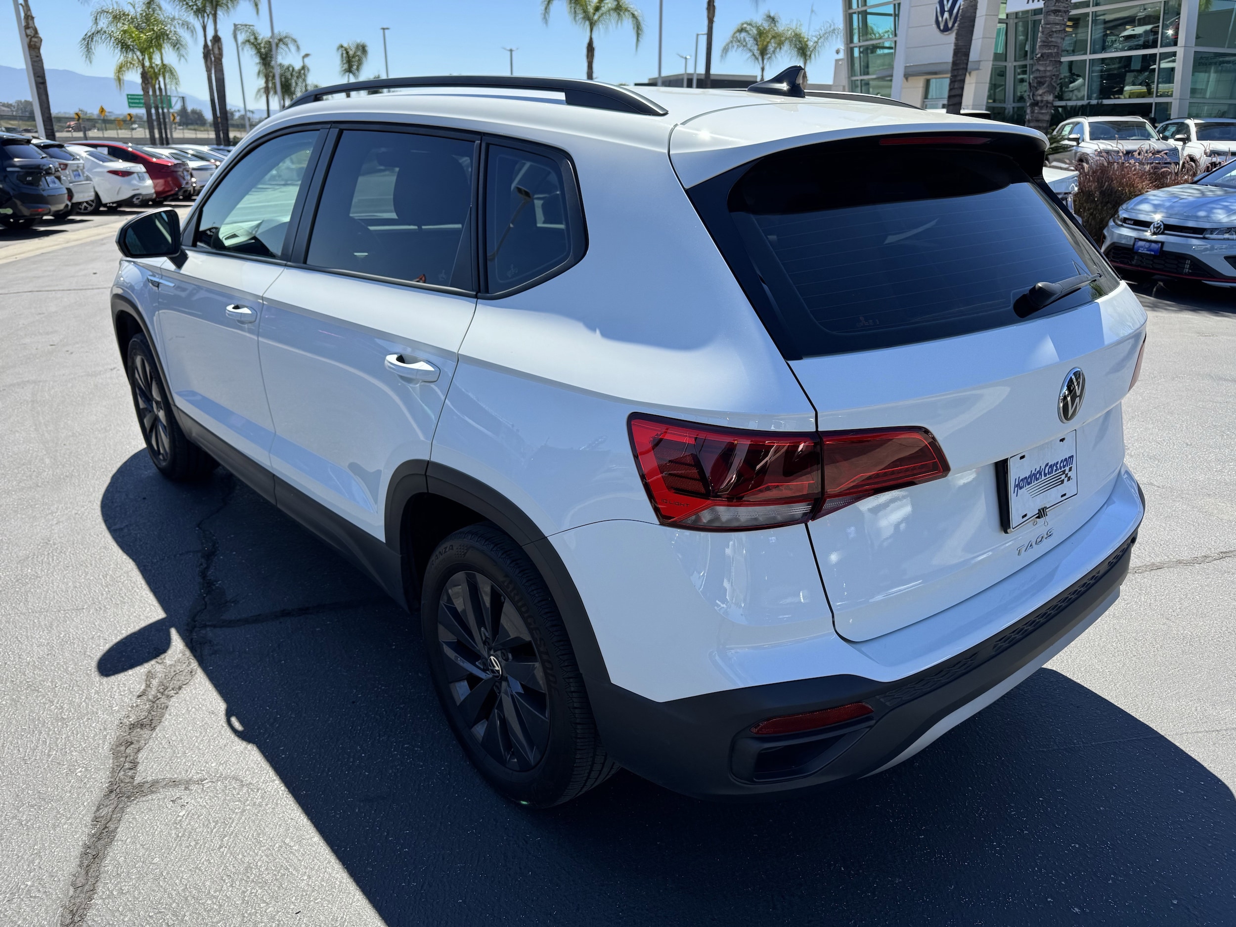 2023 Volkswagen Taos 1.5T S photo 3