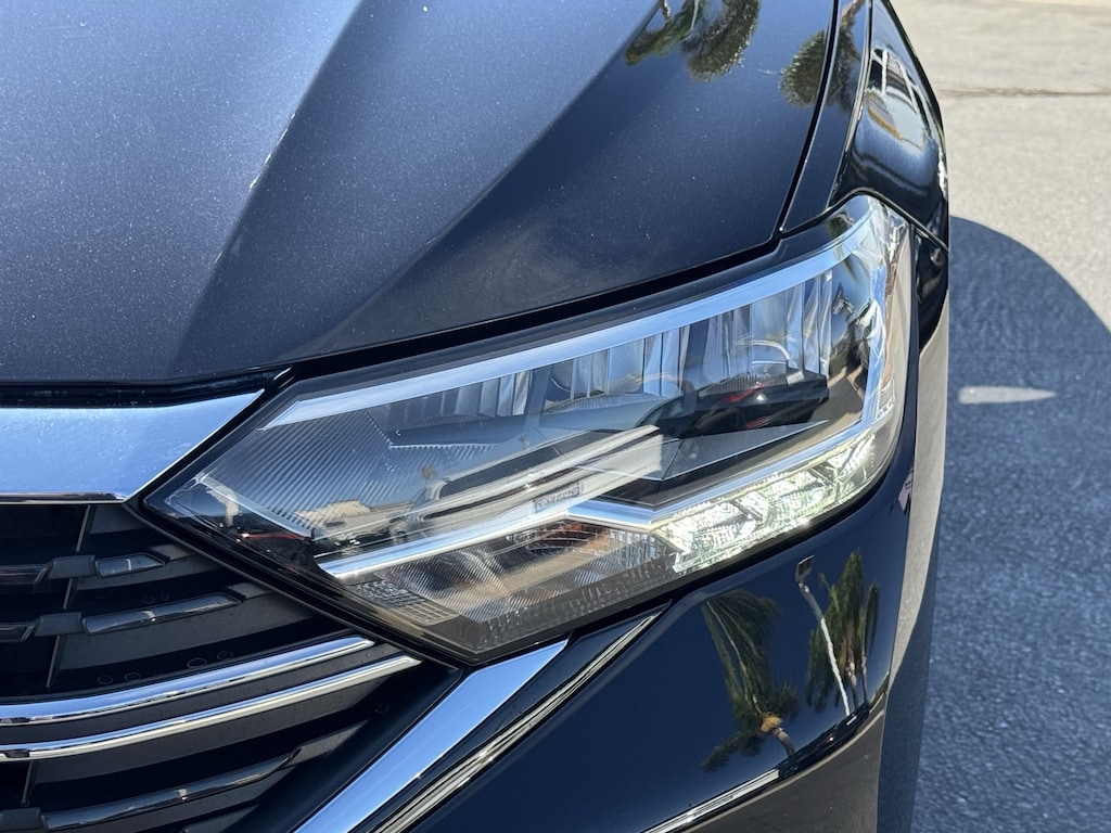 Used 2024 Volkswagen Jetta SE Sedan