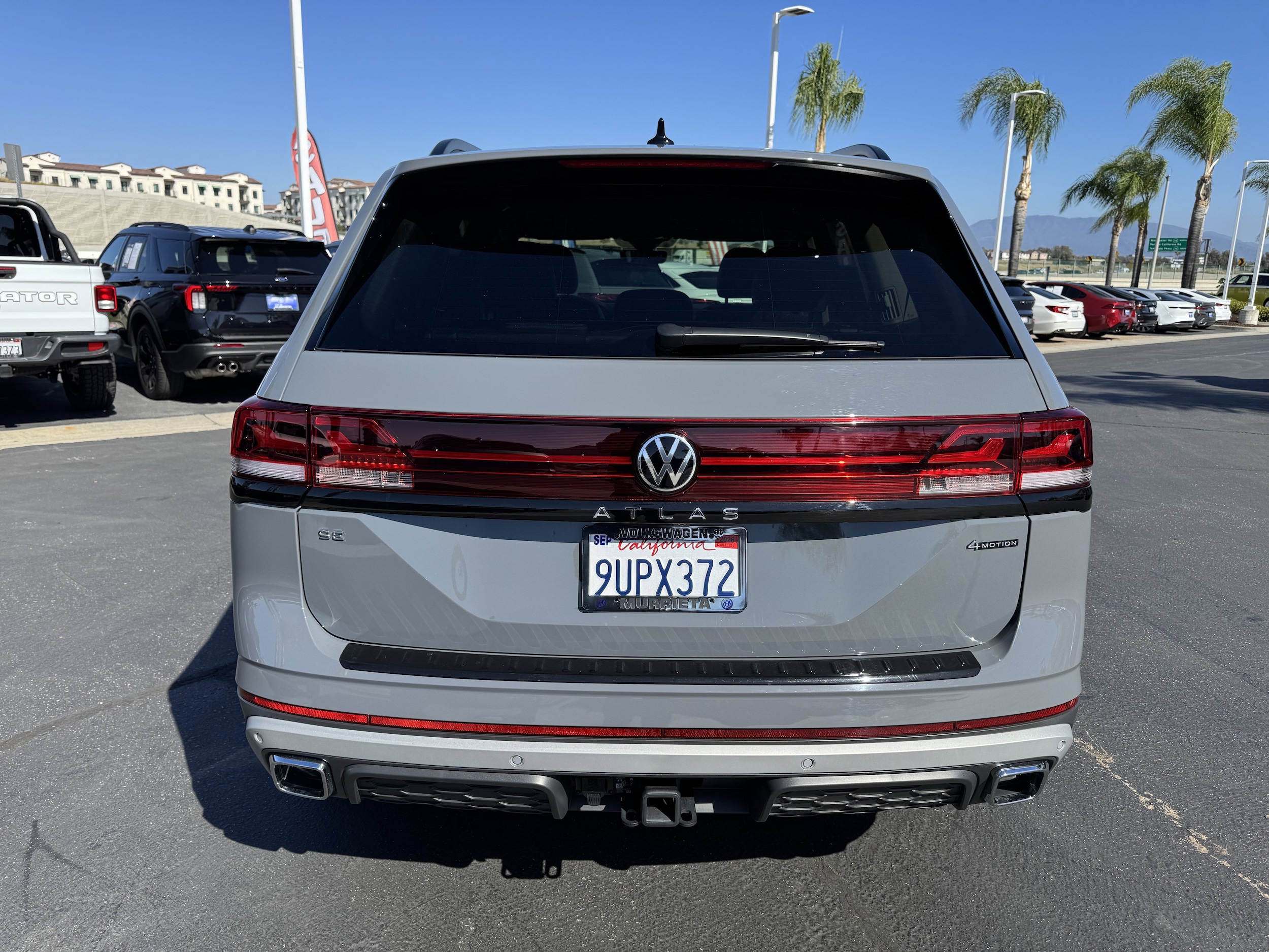 2026 Volkswagen Atlas 2.0T Peak Edition photo 3