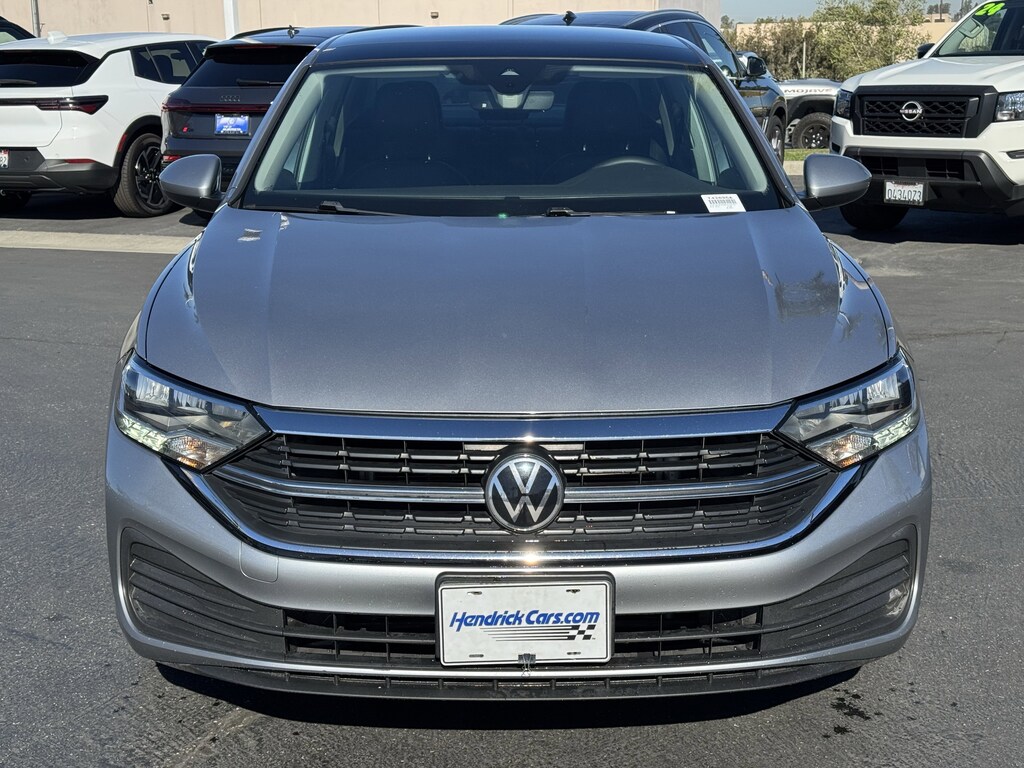 Used 2022 Volkswagen Jetta SE Sedan