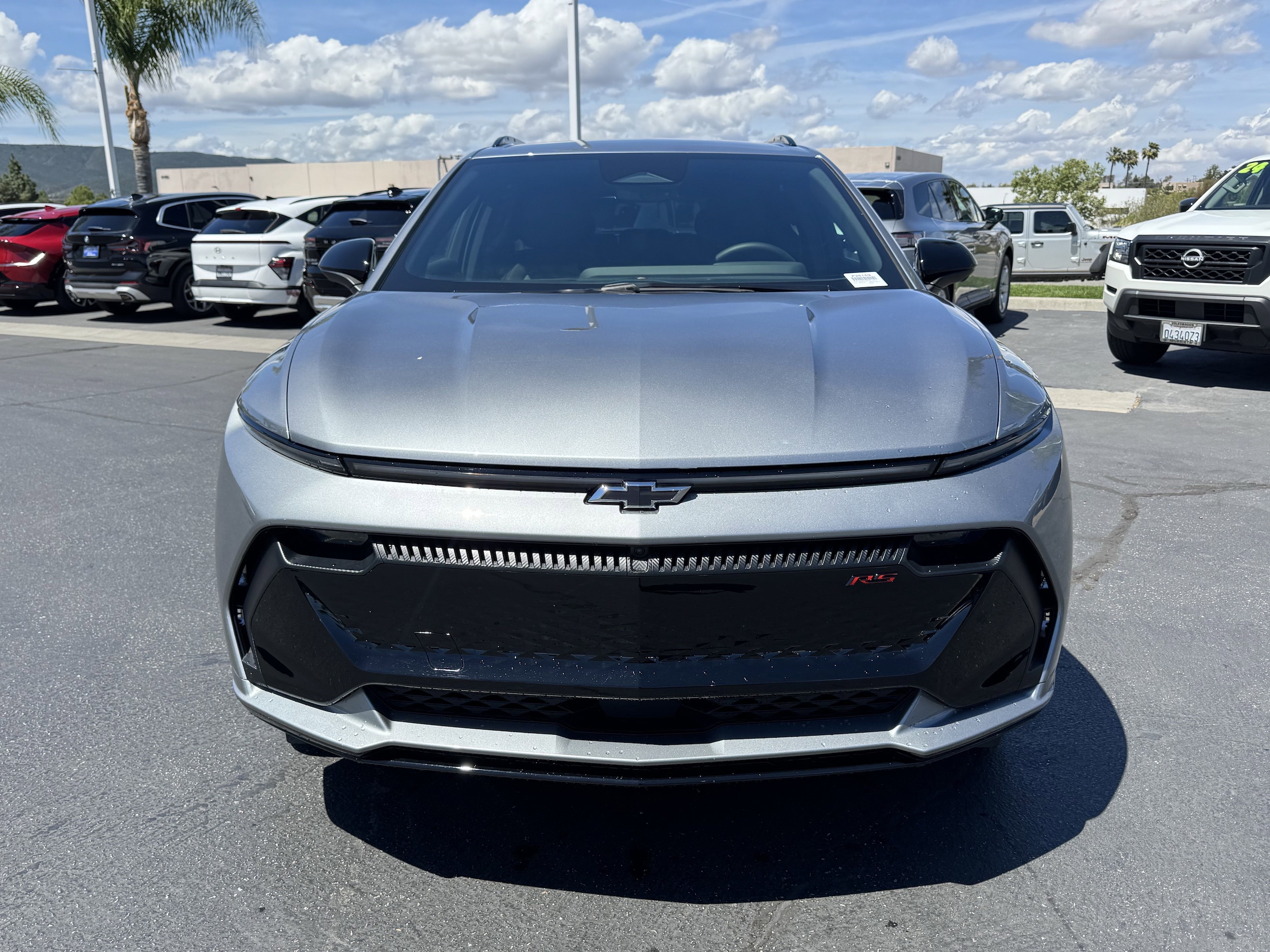 2025 Chevrolet Equinox EV RS photo 2