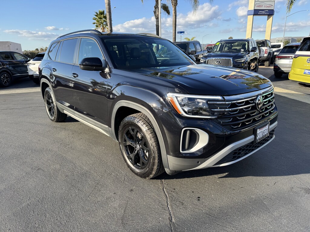 Used 2025 Volkswagen Atlas 2.0T Peak Edition SUV