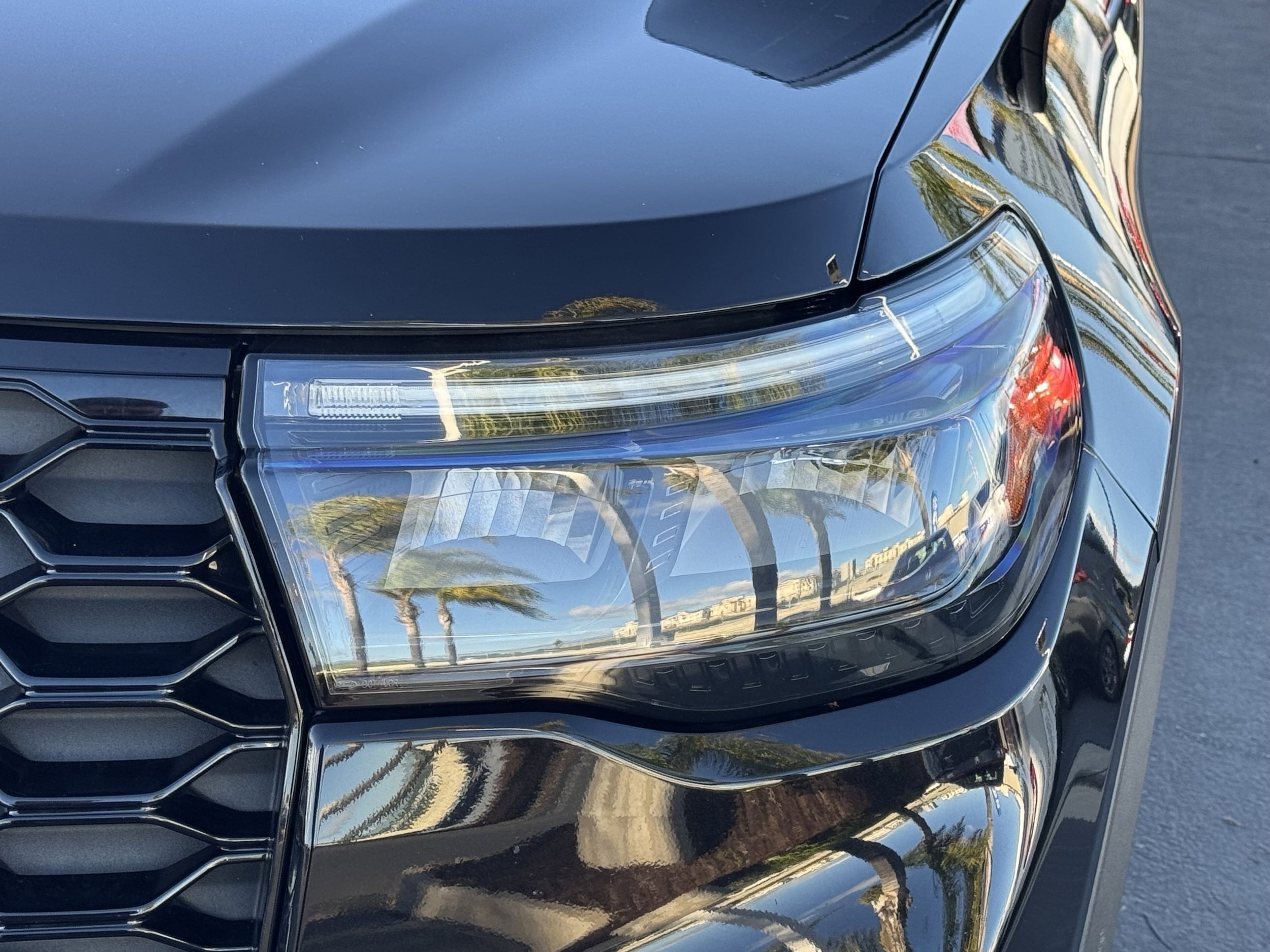 2025 Ford Explorer ST photo 4