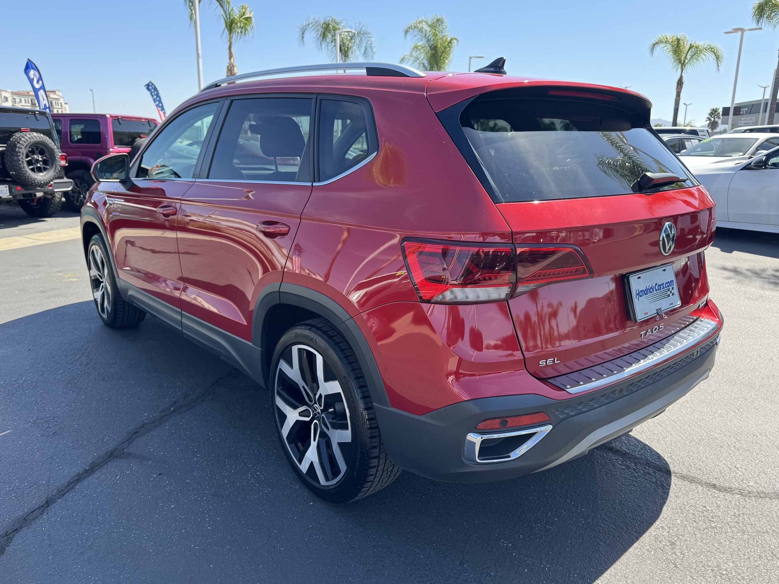 2022 Volkswagen Taos 1.5T SEL 4MOTION photo 3