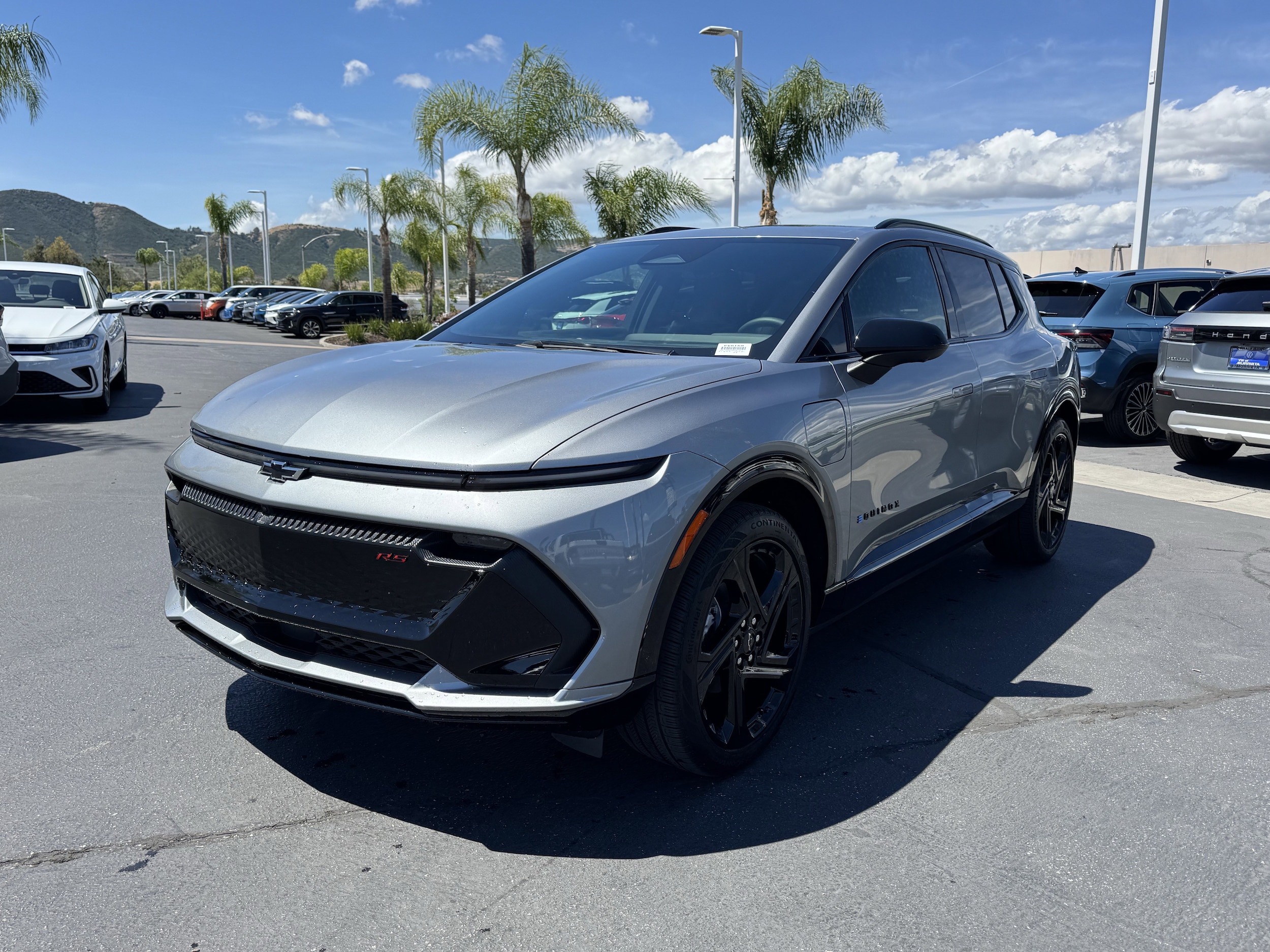 2025 Chevrolet Equinox EV RS photo 4