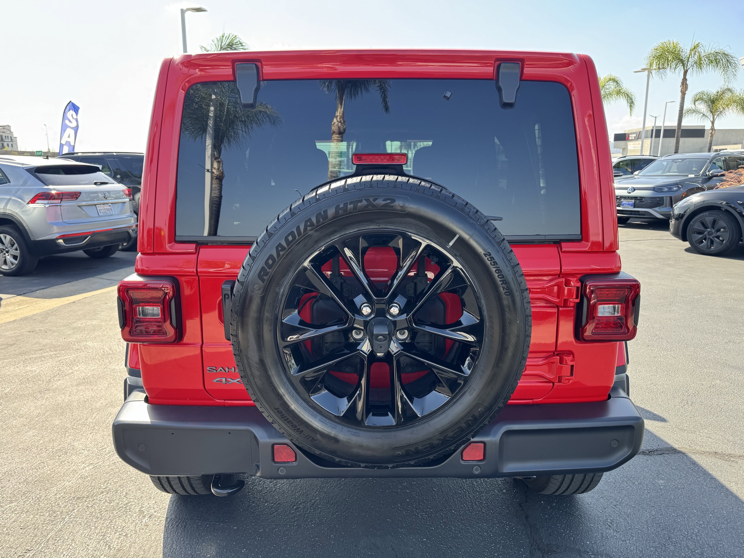 2025 Jeep Wrangler 4xe Sahara photo 3