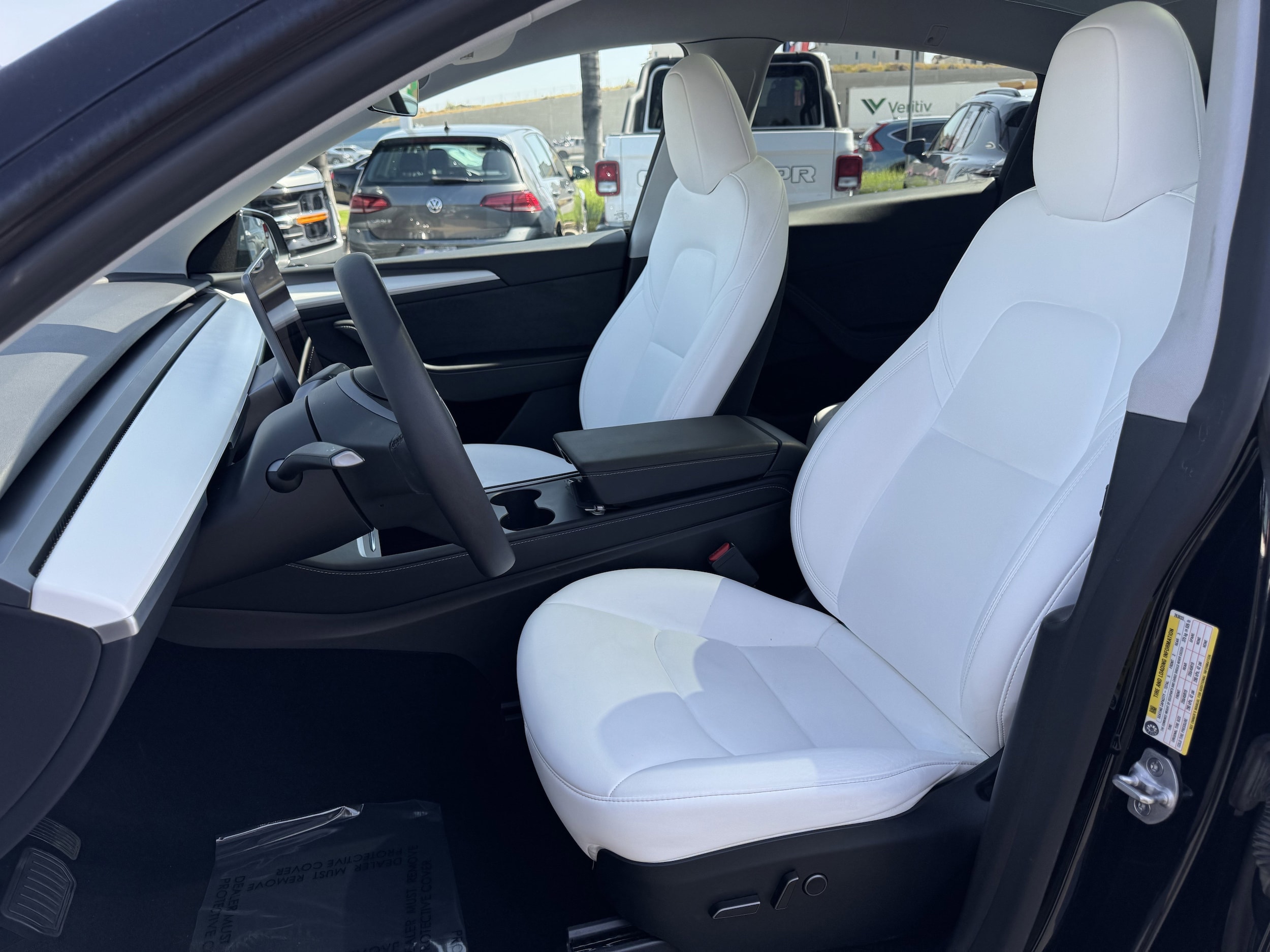 2024 Tesla Model Y Long Range photo 5