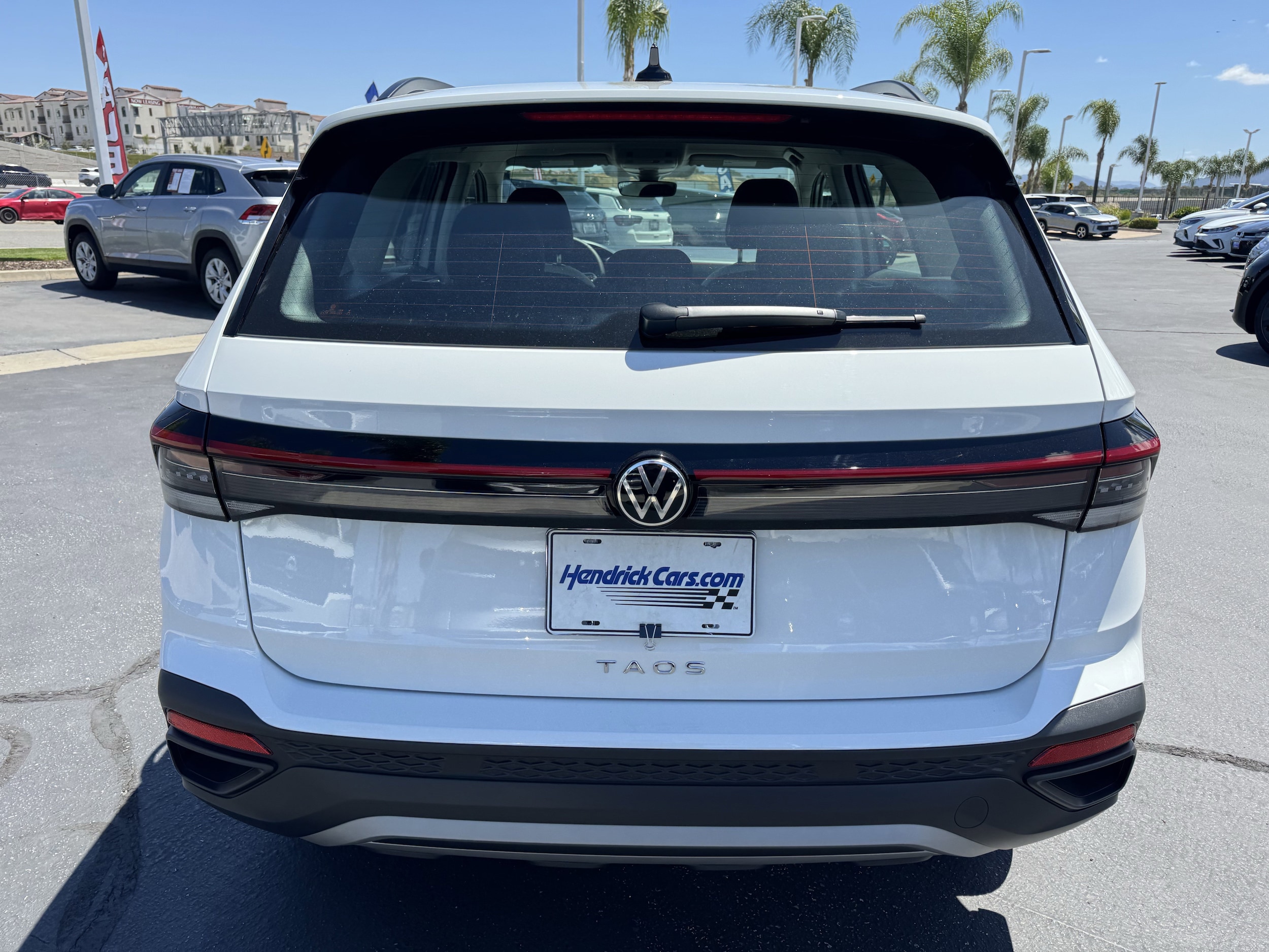 2025 Volkswagen Taos 1.5T S photo 3