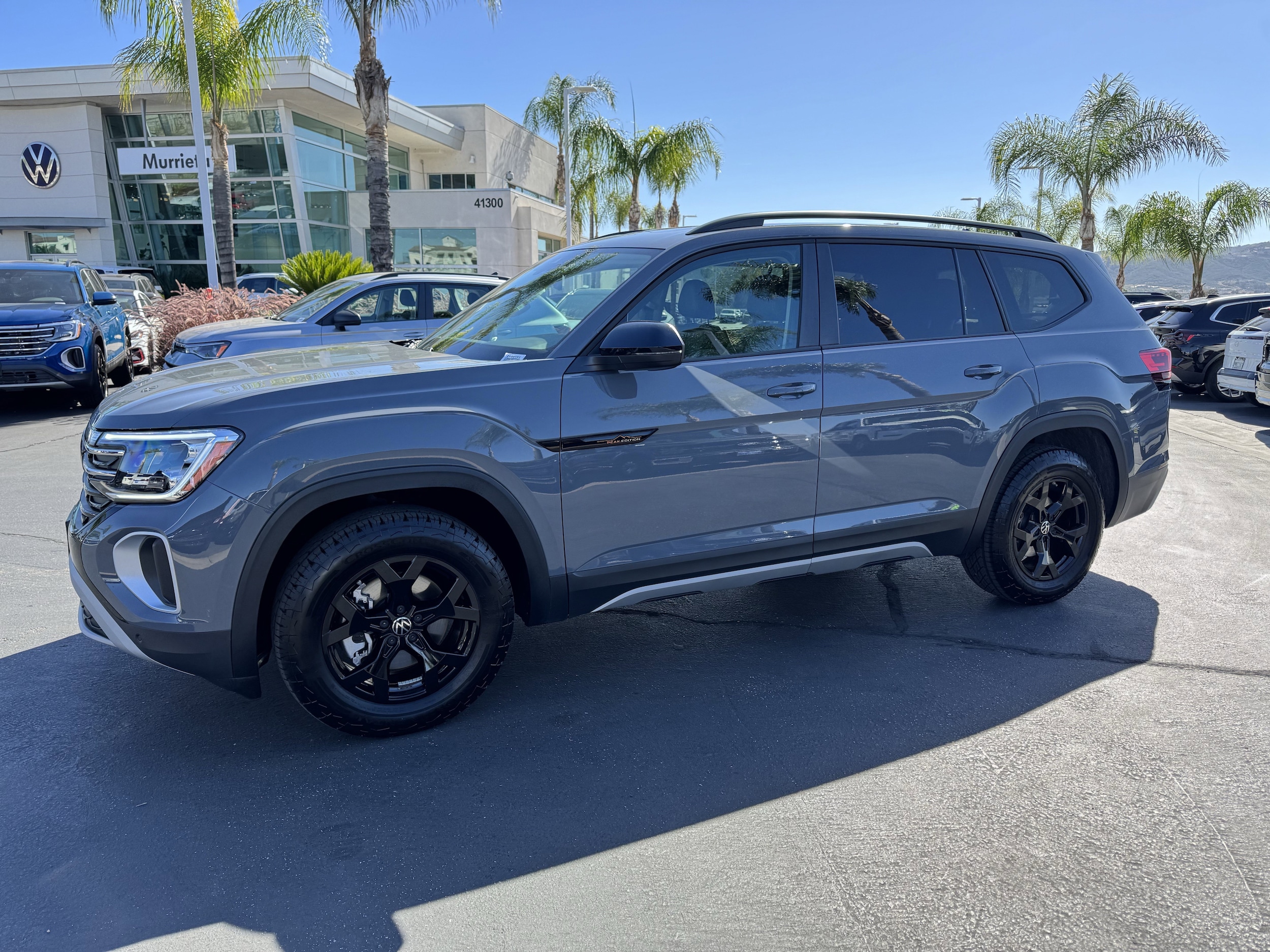 2026 Volkswagen Atlas 2.0T Peak Edition photo 5