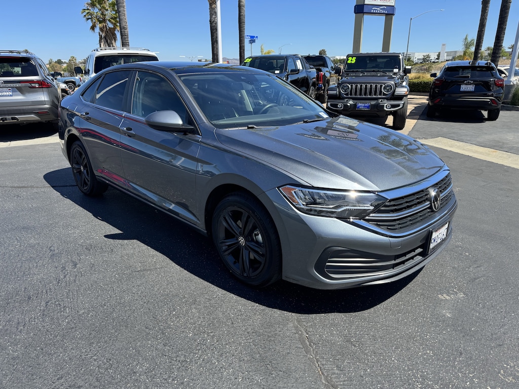 Used 2024 Volkswagen Jetta SE Sedan