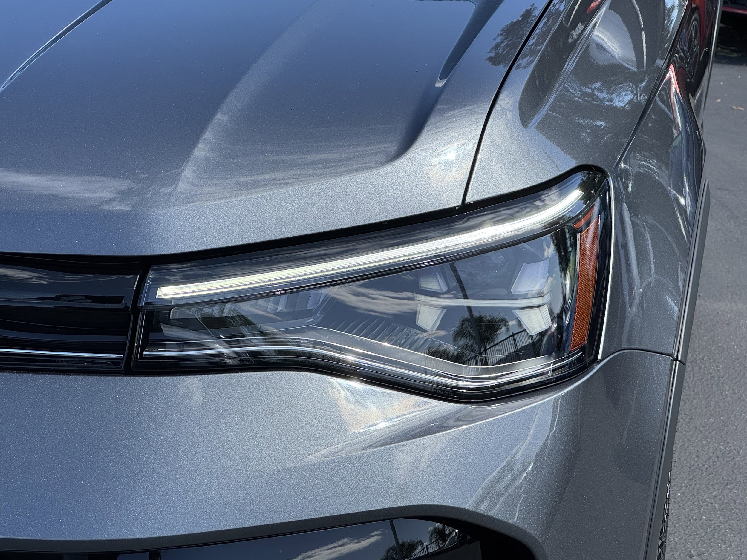 2025 Volkswagen Taos SE photo 4