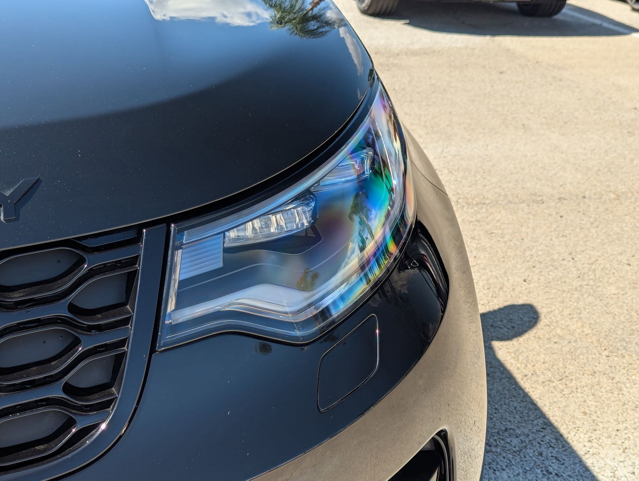 2023 Land Rover Discovery S R-Dynamic photo 4