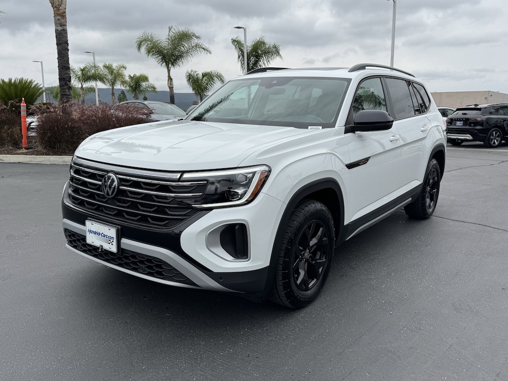 Used 2024 Volkswagen Atlas 2.0T Peak Edition SE w/Technology SUV