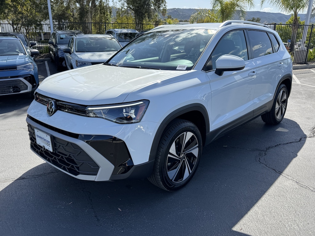 Used 2025 Volkswagen Taos SE SUV