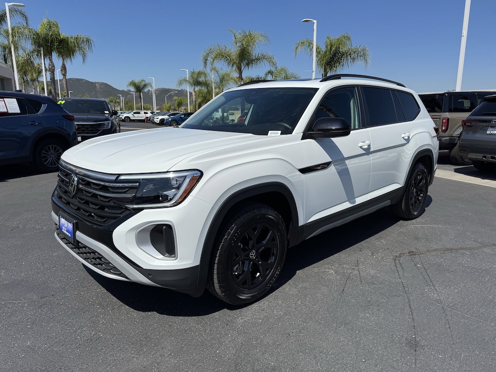 Certified 2025 Volkswagen Atlas 2.0T Peak Edition SUV