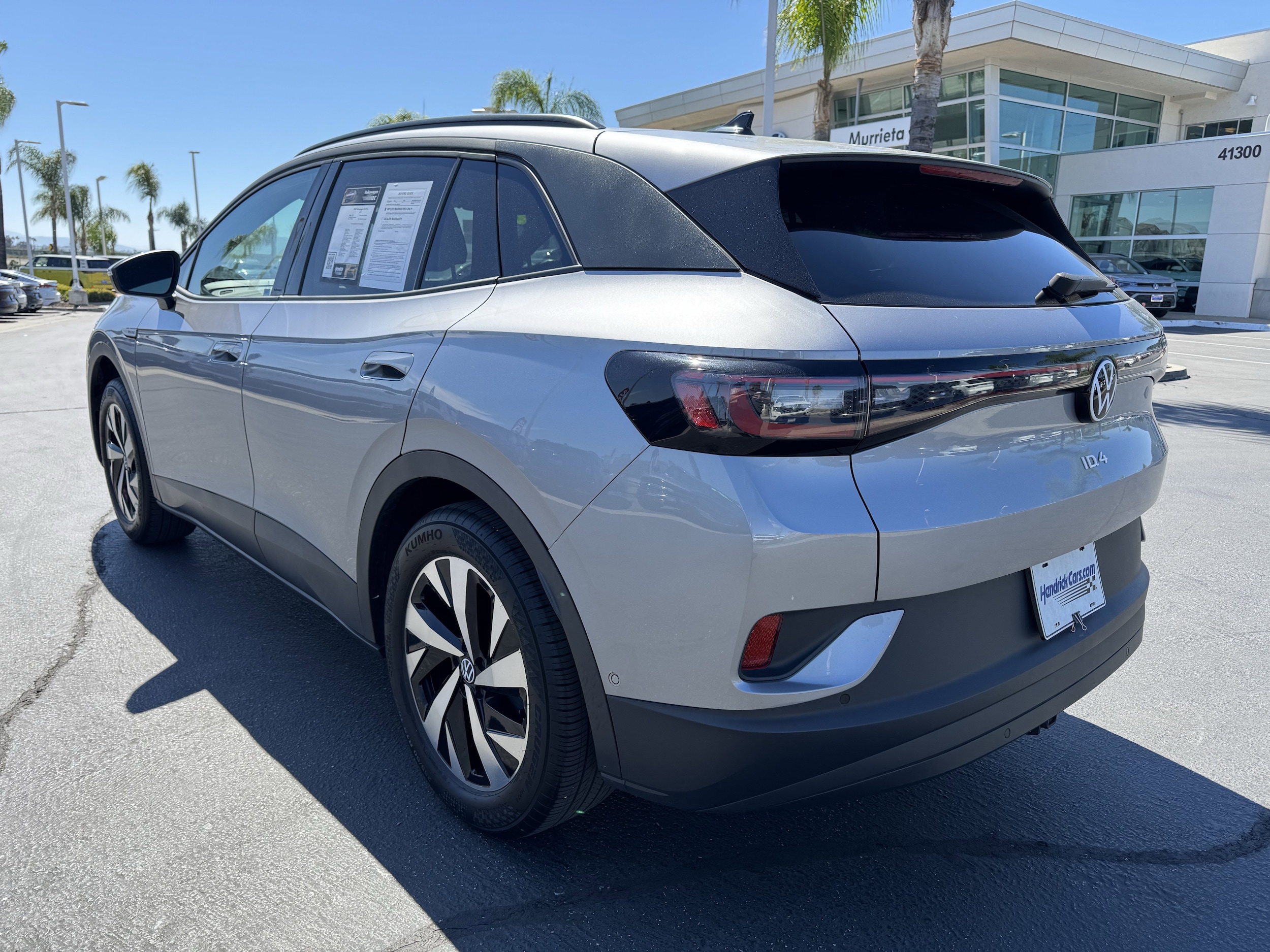 2023 Volkswagen ID.4 Pro photo 3