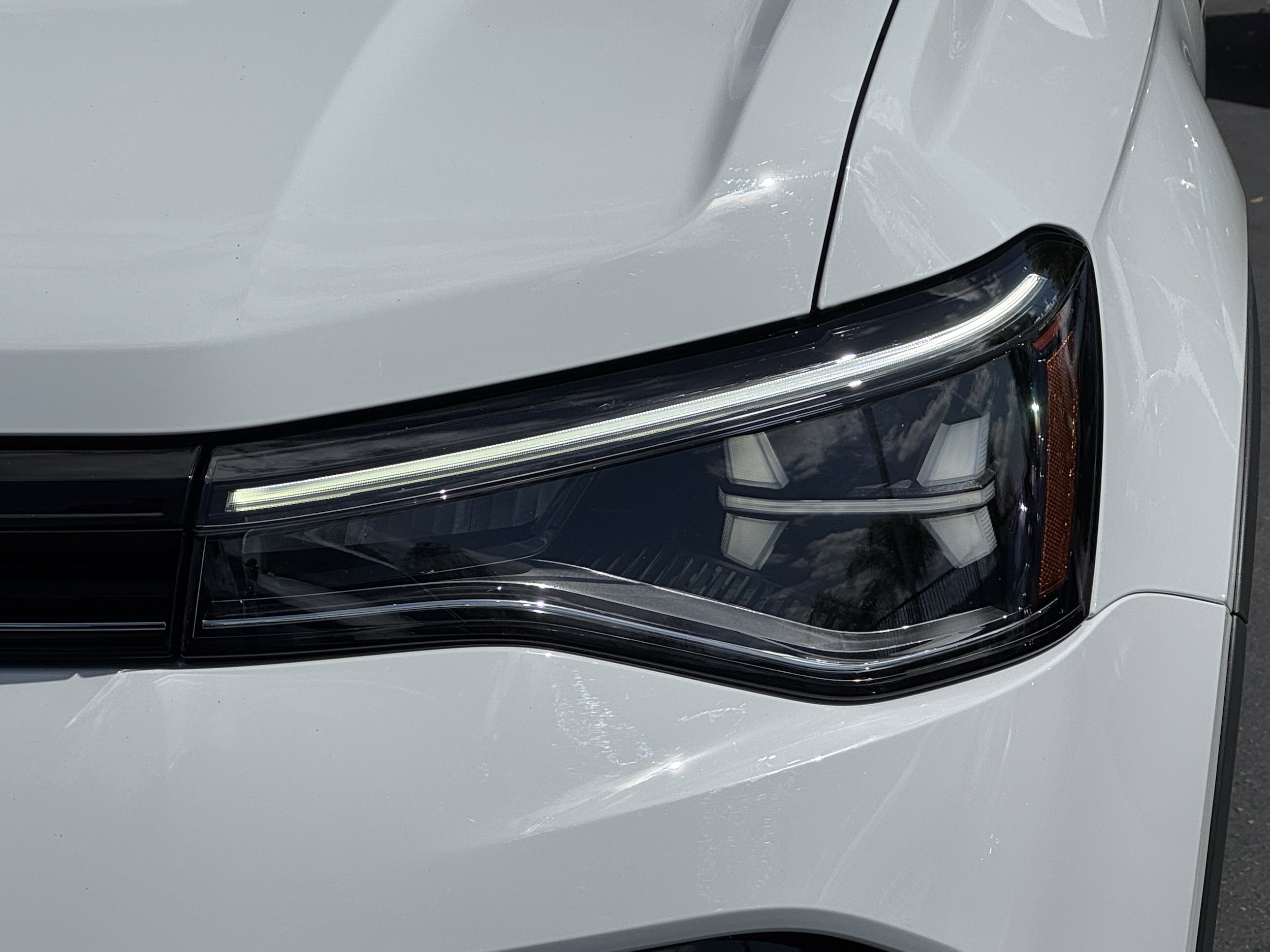 2025 Volkswagen Taos SE photo 4