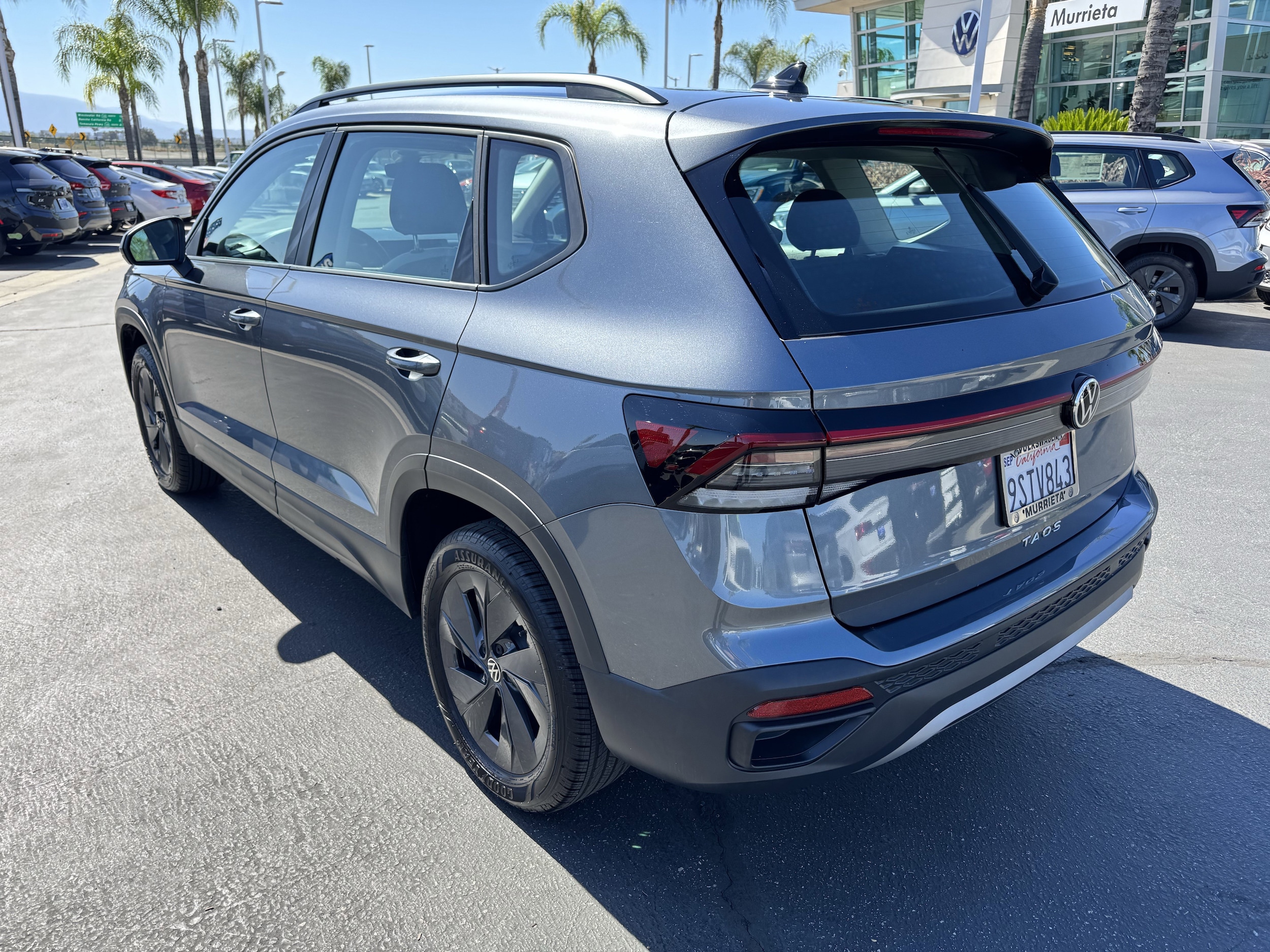 2025 Volkswagen Taos 1.5T S photo 3