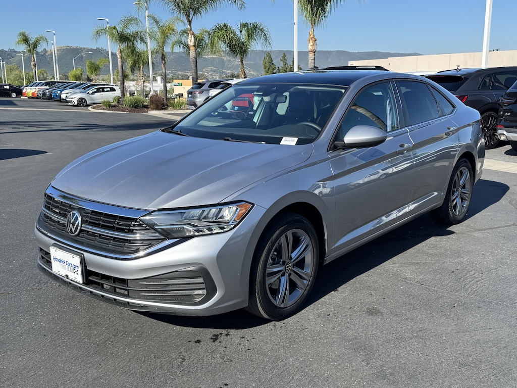 Used 2022 Volkswagen Jetta SE Sedan