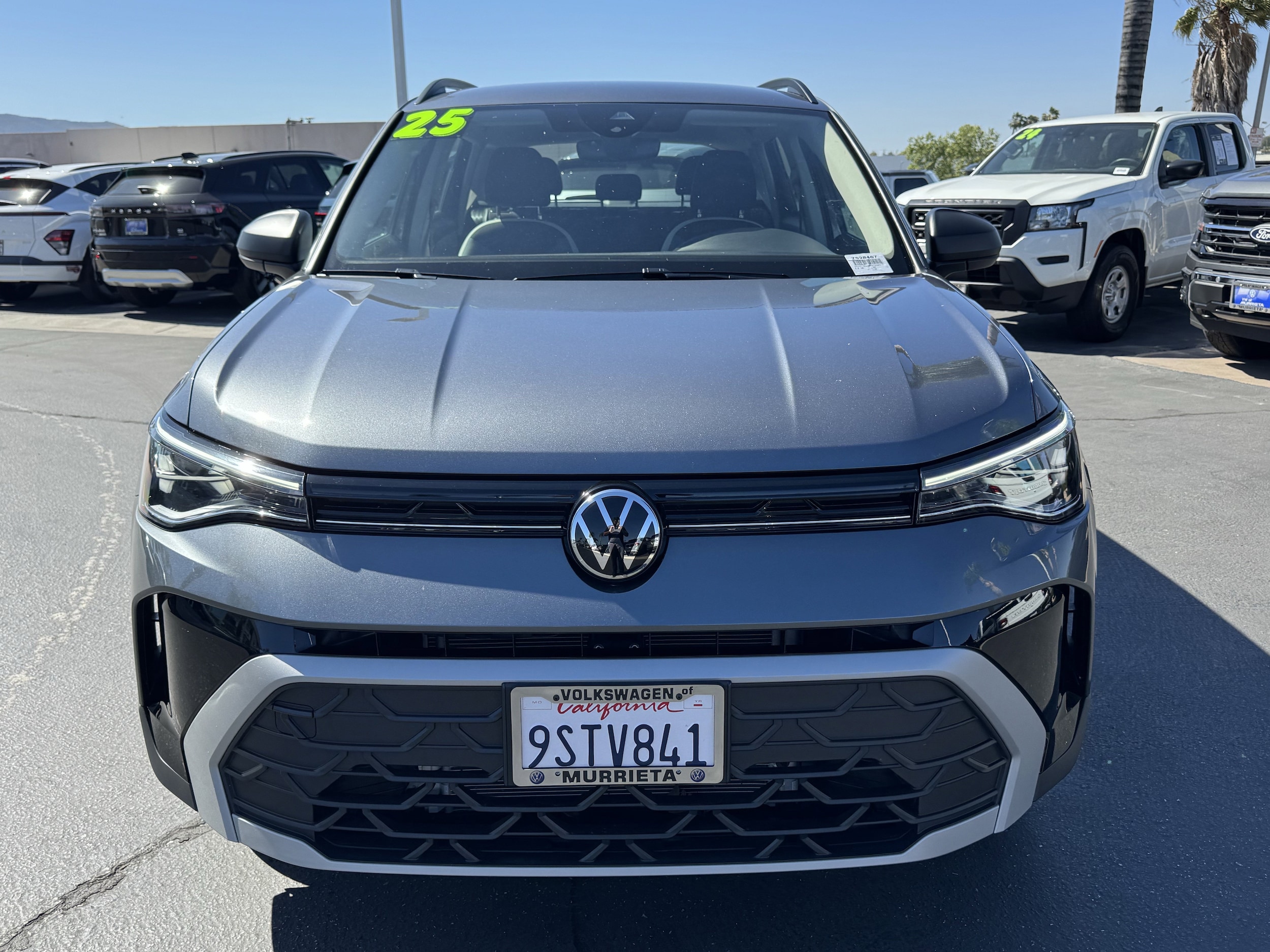 2025 Volkswagen Taos 1.5T S photo 2