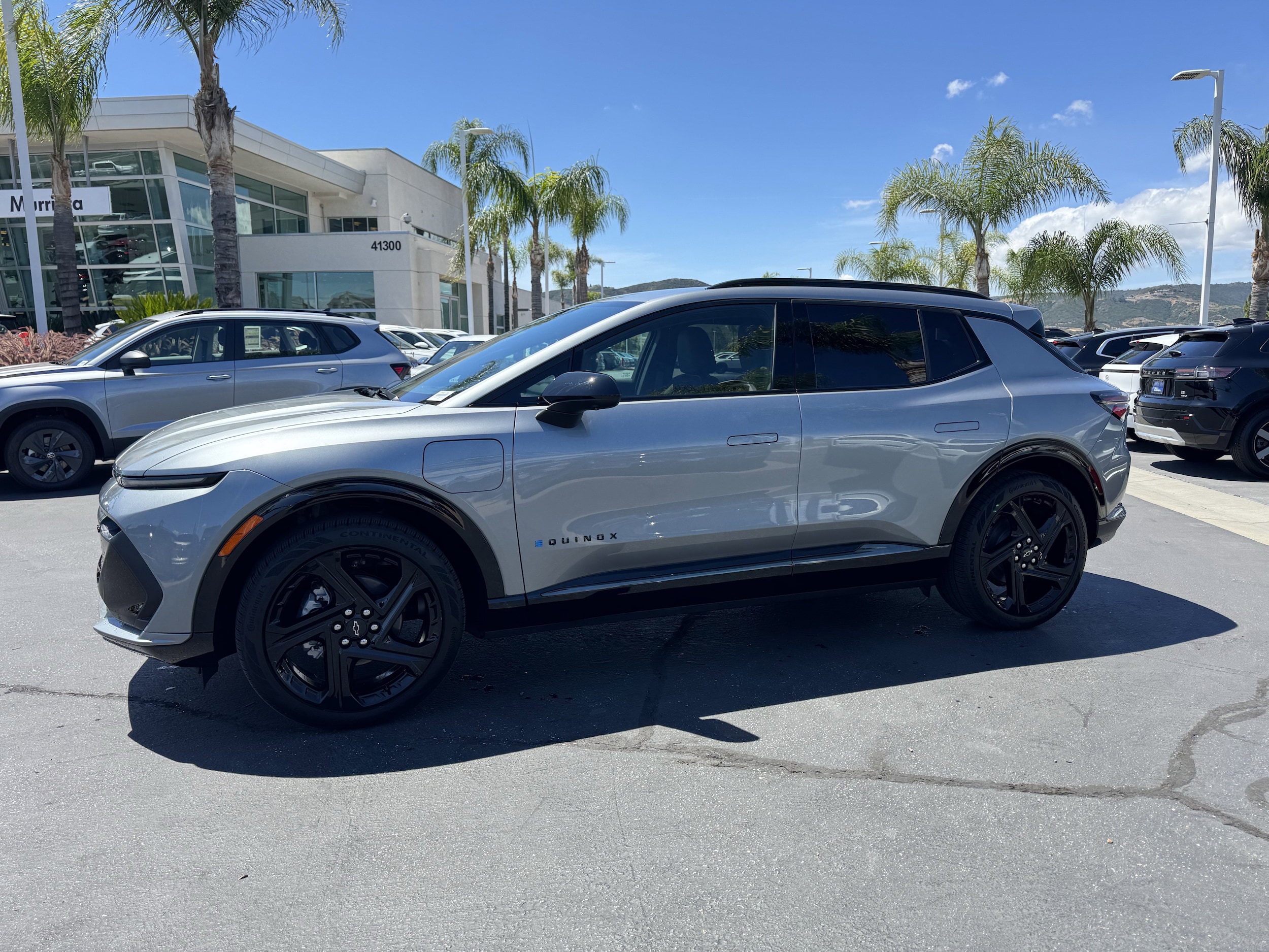 2025 Chevrolet Equinox EV RS photo 3