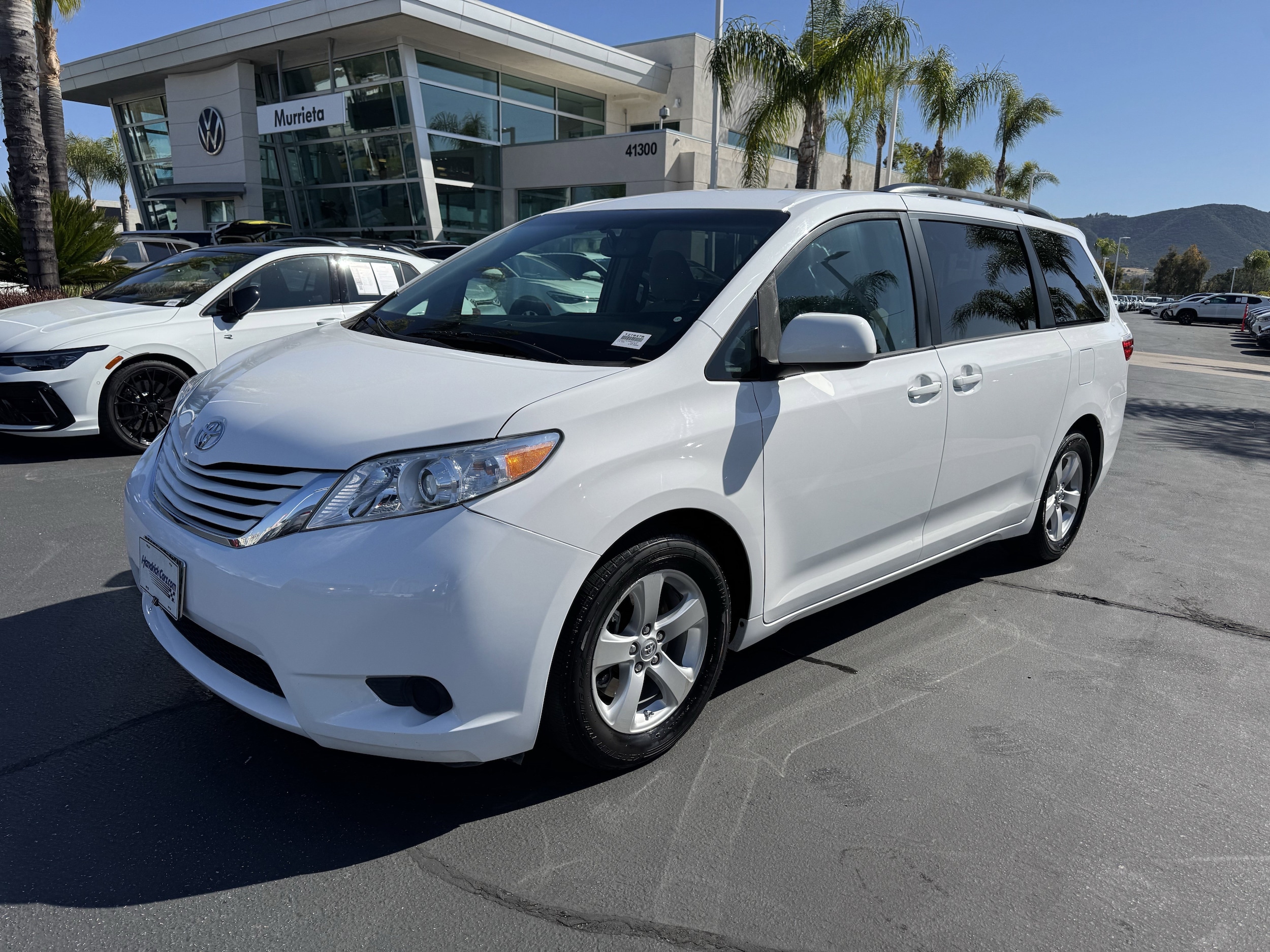 2017 Toyota Sienna LE Auto Access Seat photo 4