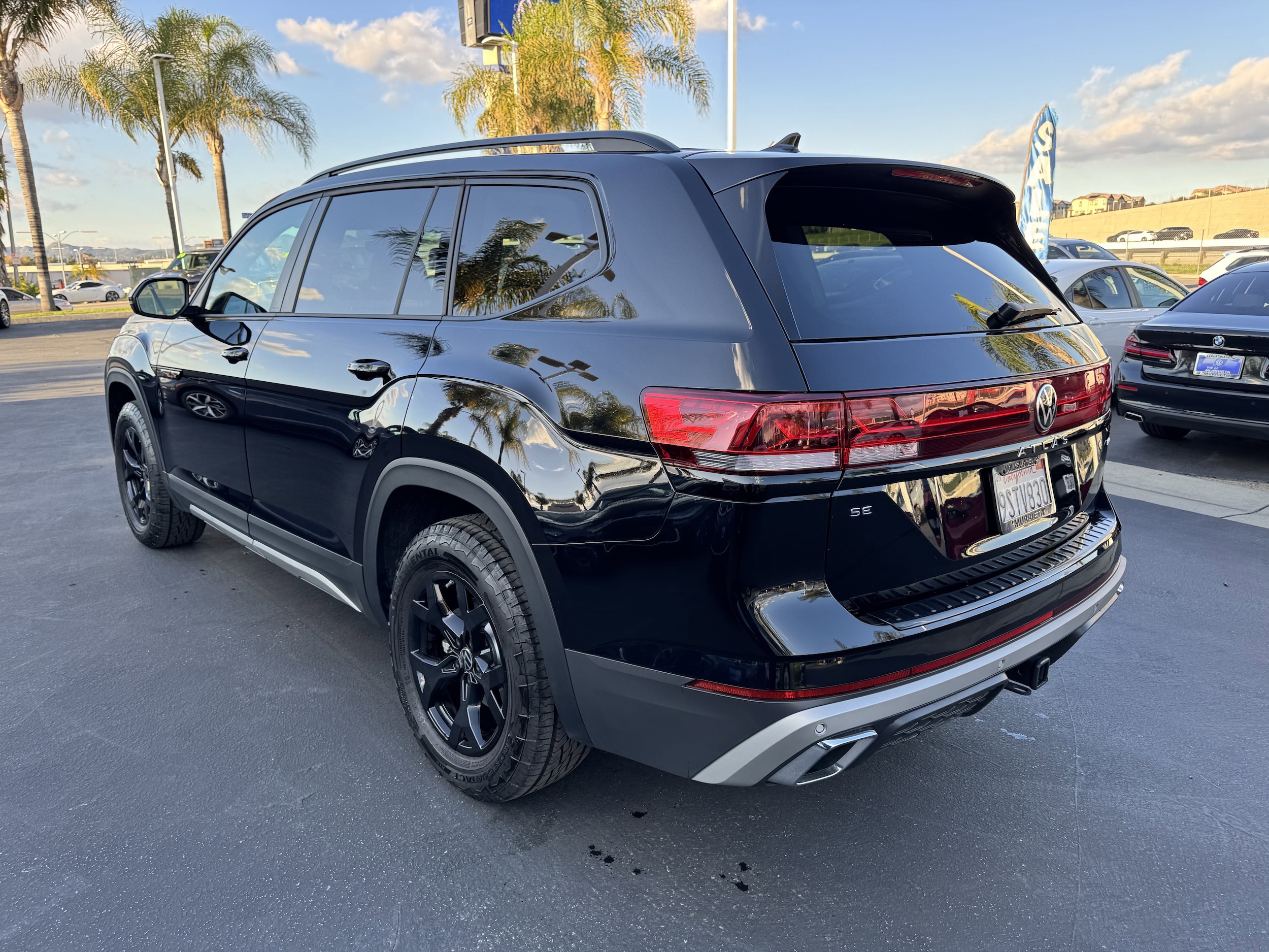 2025 Volkswagen Atlas 2.0T Peak Edition photo 3