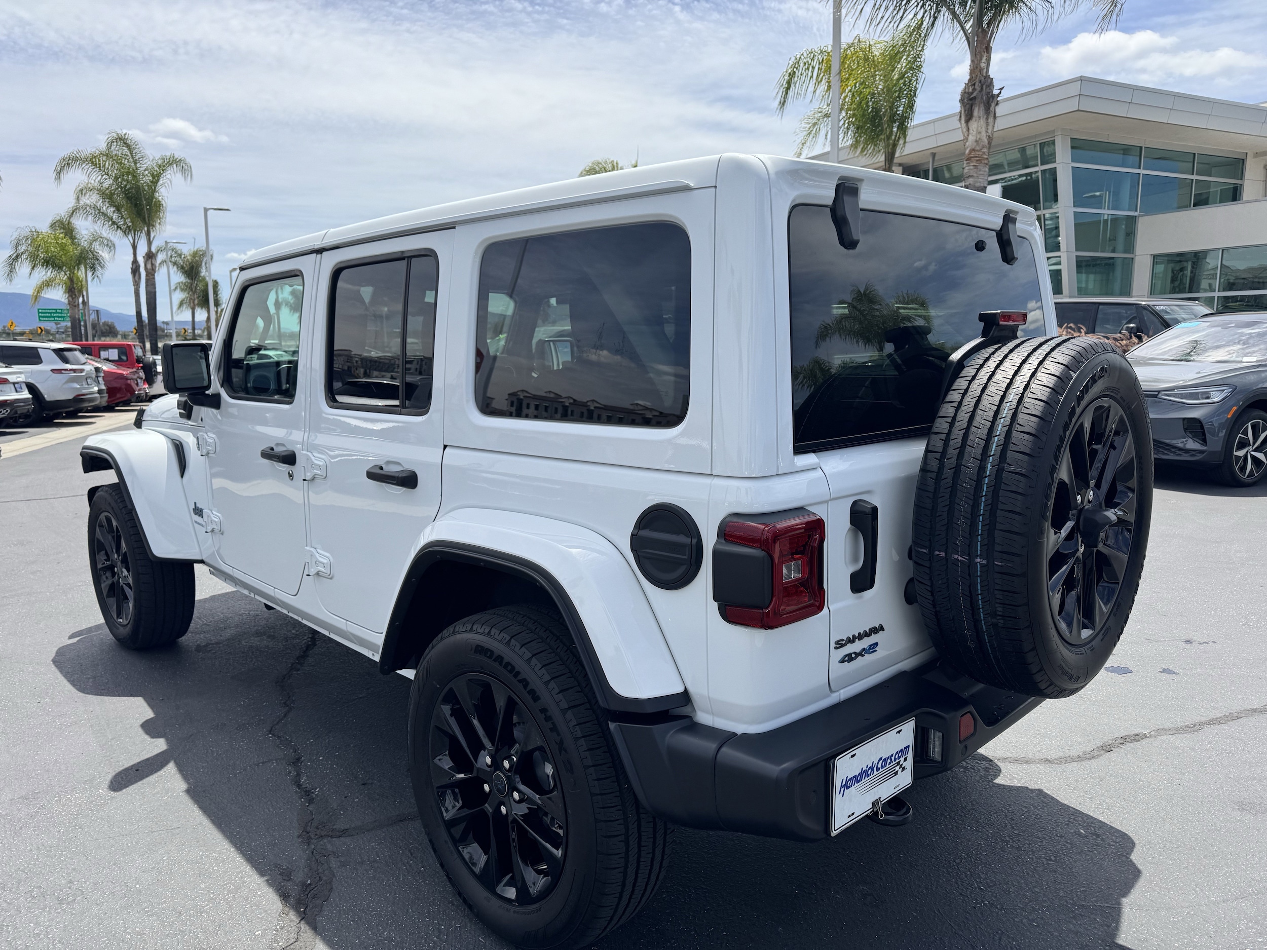 2025 Jeep Wrangler 4xe Sahara photo 6