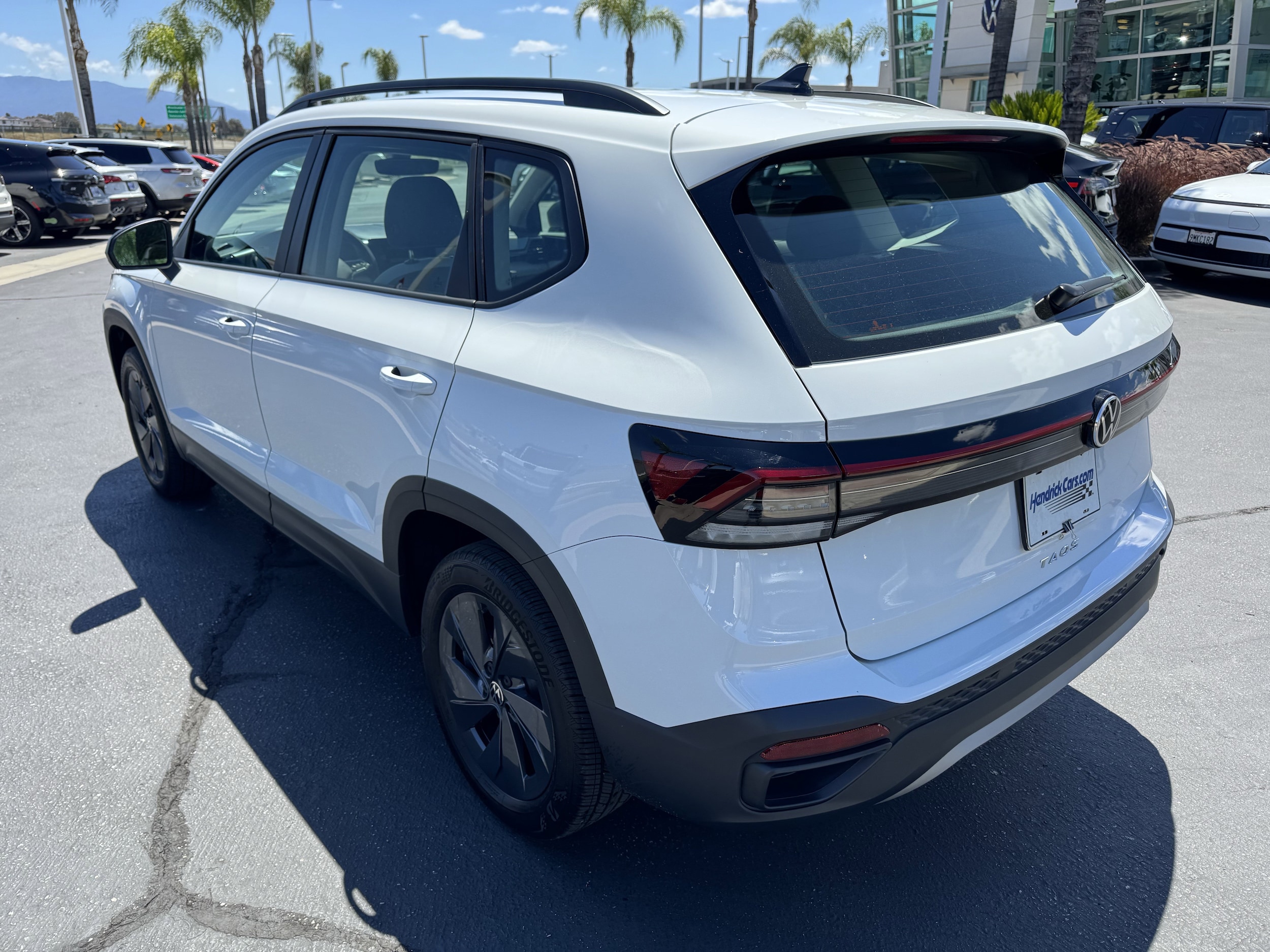 2025 Volkswagen Taos 1.5T S photo 6