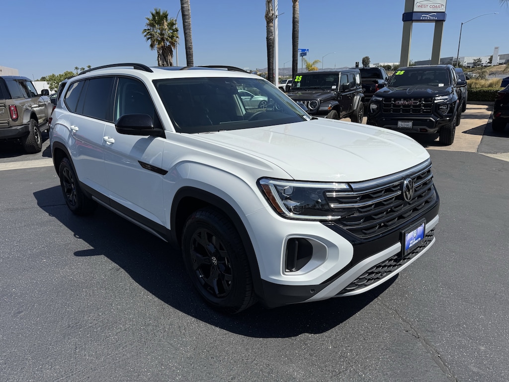 Used 2025 Volkswagen Atlas 2.0T Peak Edition SUV