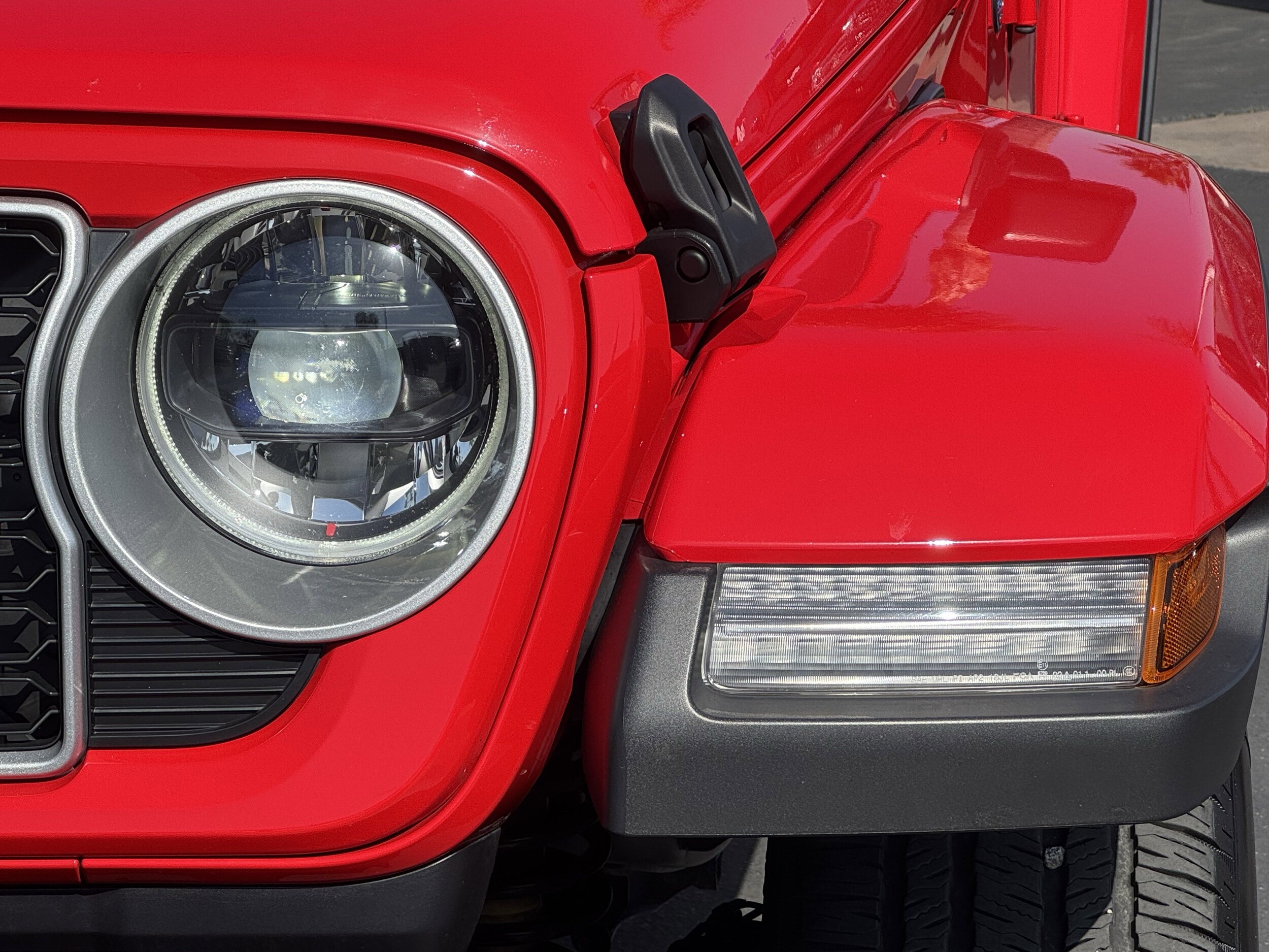 2025 Jeep Wrangler 4xe Sahara photo 4