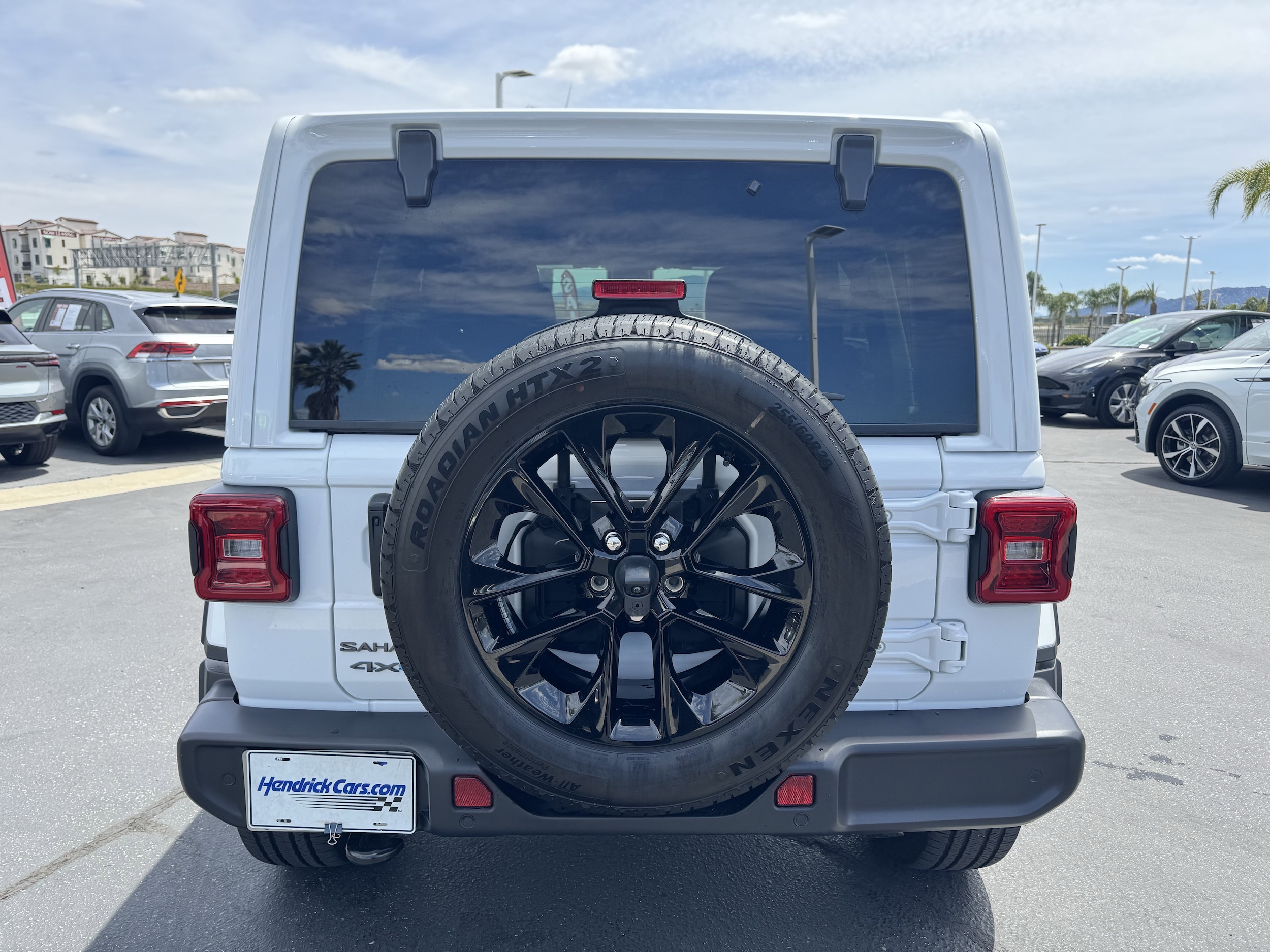 2025 Jeep Wrangler 4xe Sahara photo 3