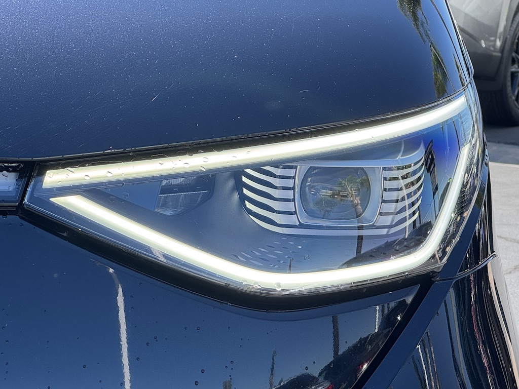 Certified 2025 Volkswagen ID. Buzz Pro S Minivan