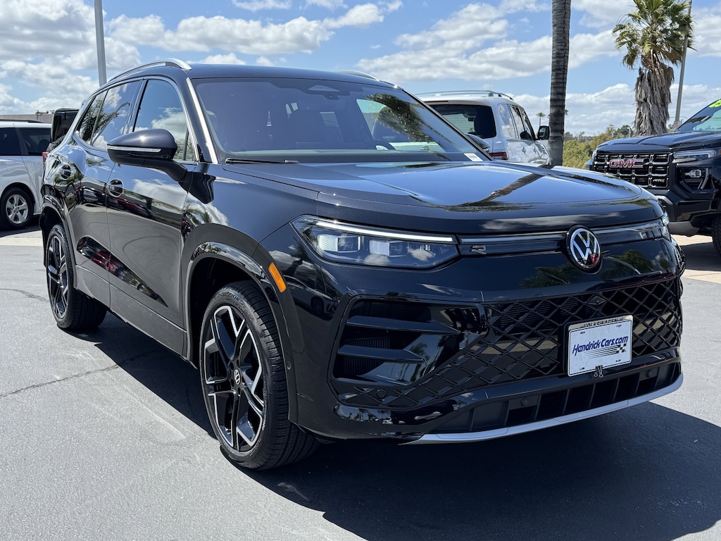 Used 2026 Volkswagen Tiguan SEL R-Line Turbo SUV
