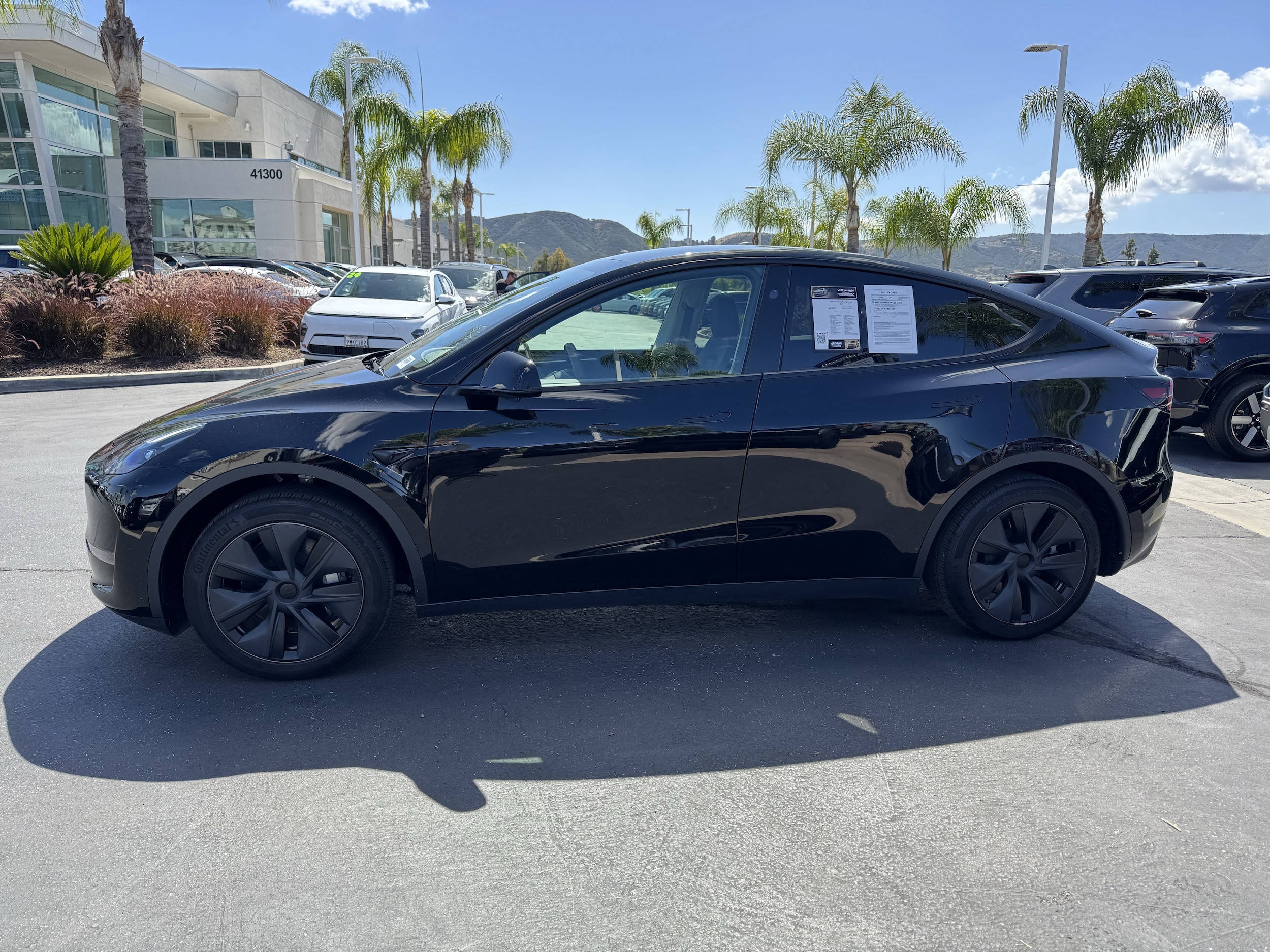 2024 Tesla Model Y Long Range photo 4