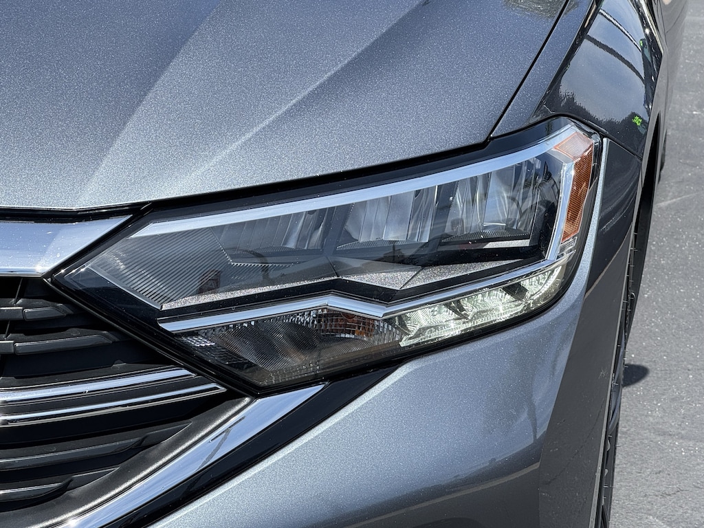 Certified 2023 Volkswagen Jetta SE Sedan