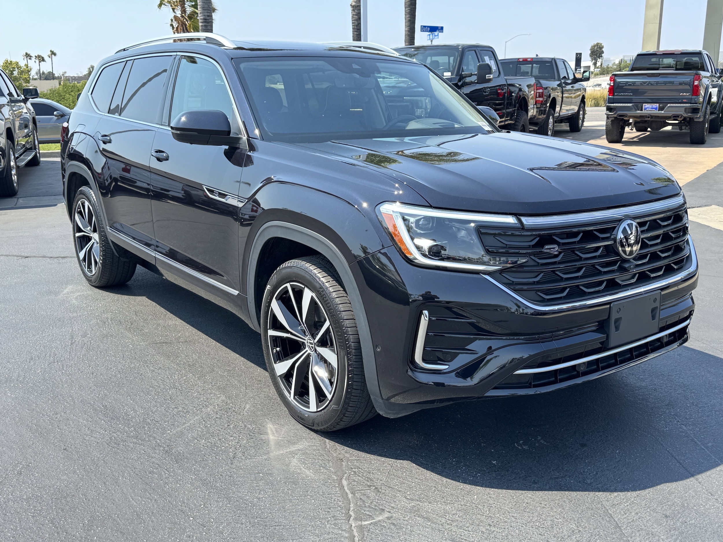 2025 Volkswagen Atlas 2.0T SEL Premium R-Line