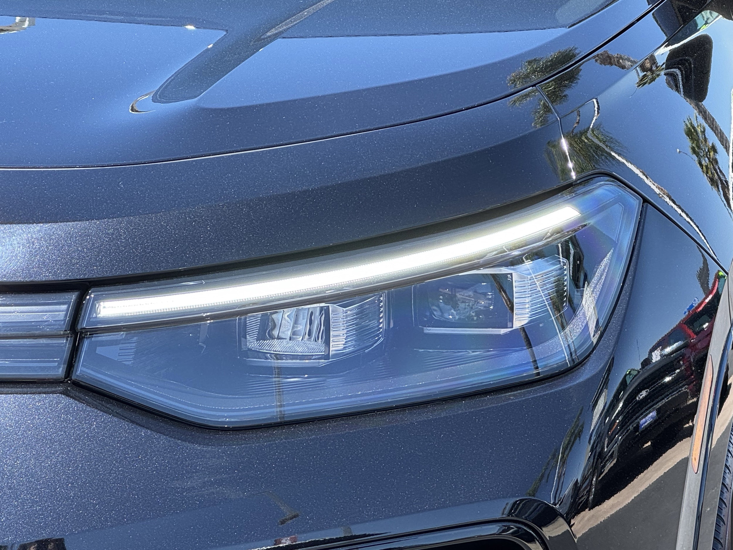 2026 Volkswagen Tiguan 2.0T SE R-Line Black photo 5