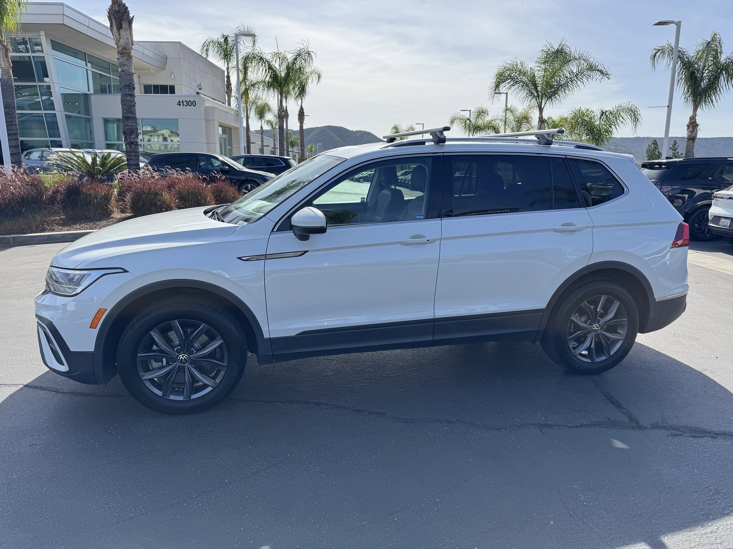 2023 Volkswagen Tiguan 2.0T SE photo 6