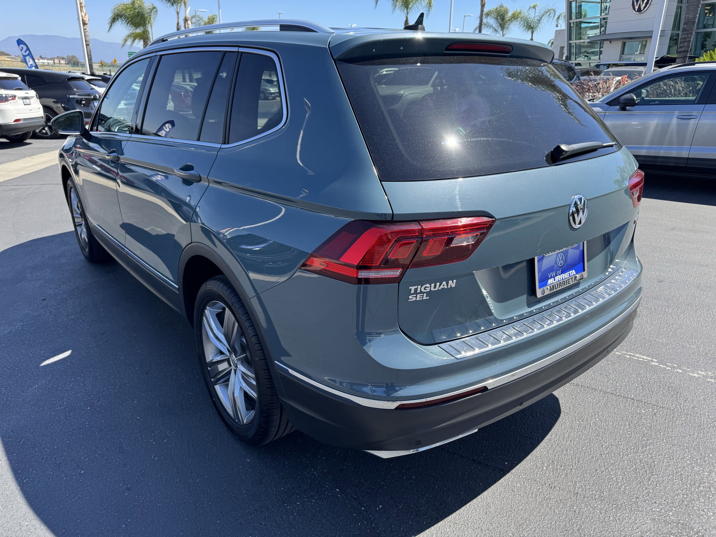 2021 Volkswagen Tiguan 2.0T SEL 4MOTION photo 3