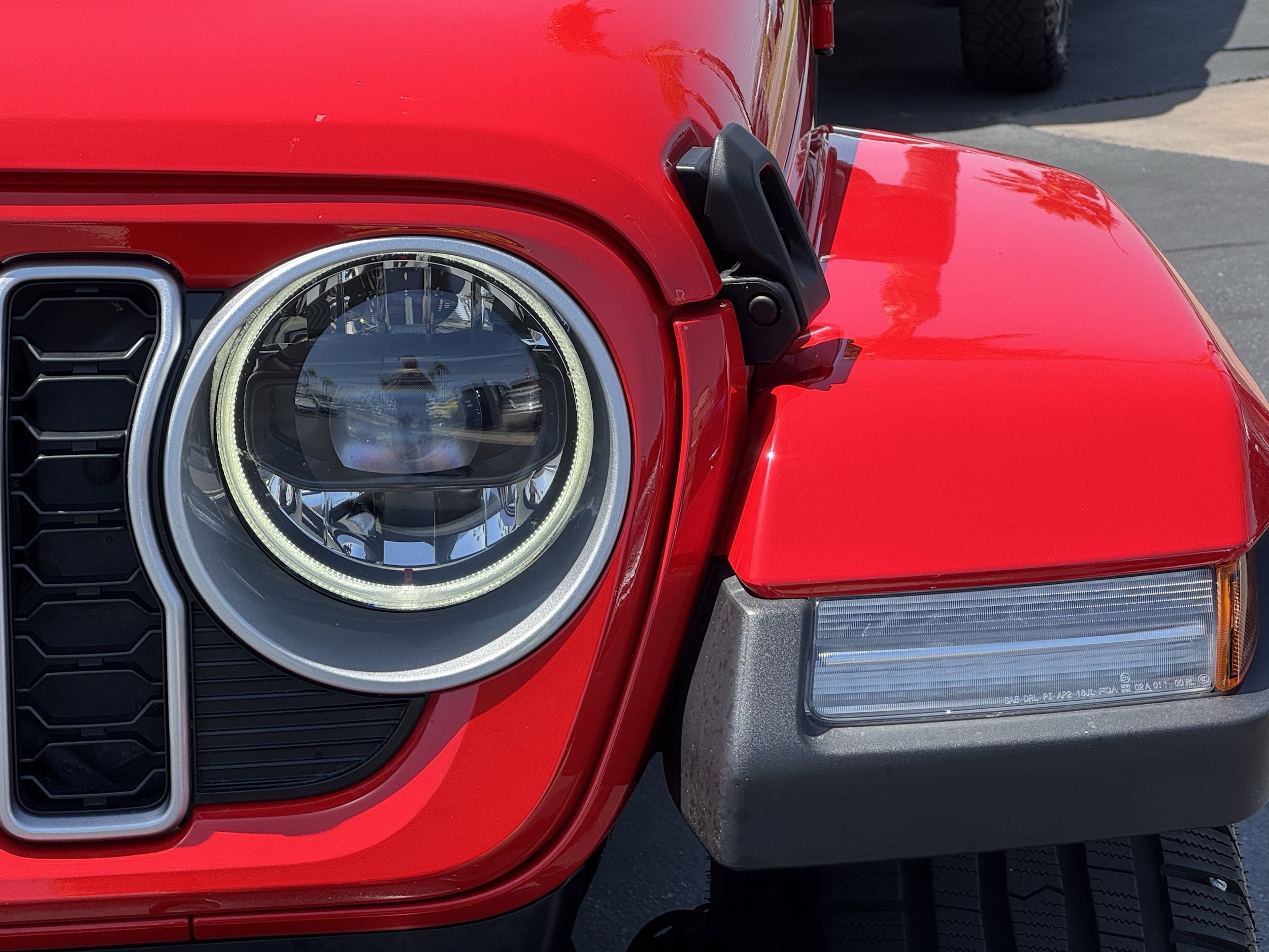 2025 Jeep Wrangler 4xe Sahara photo 4