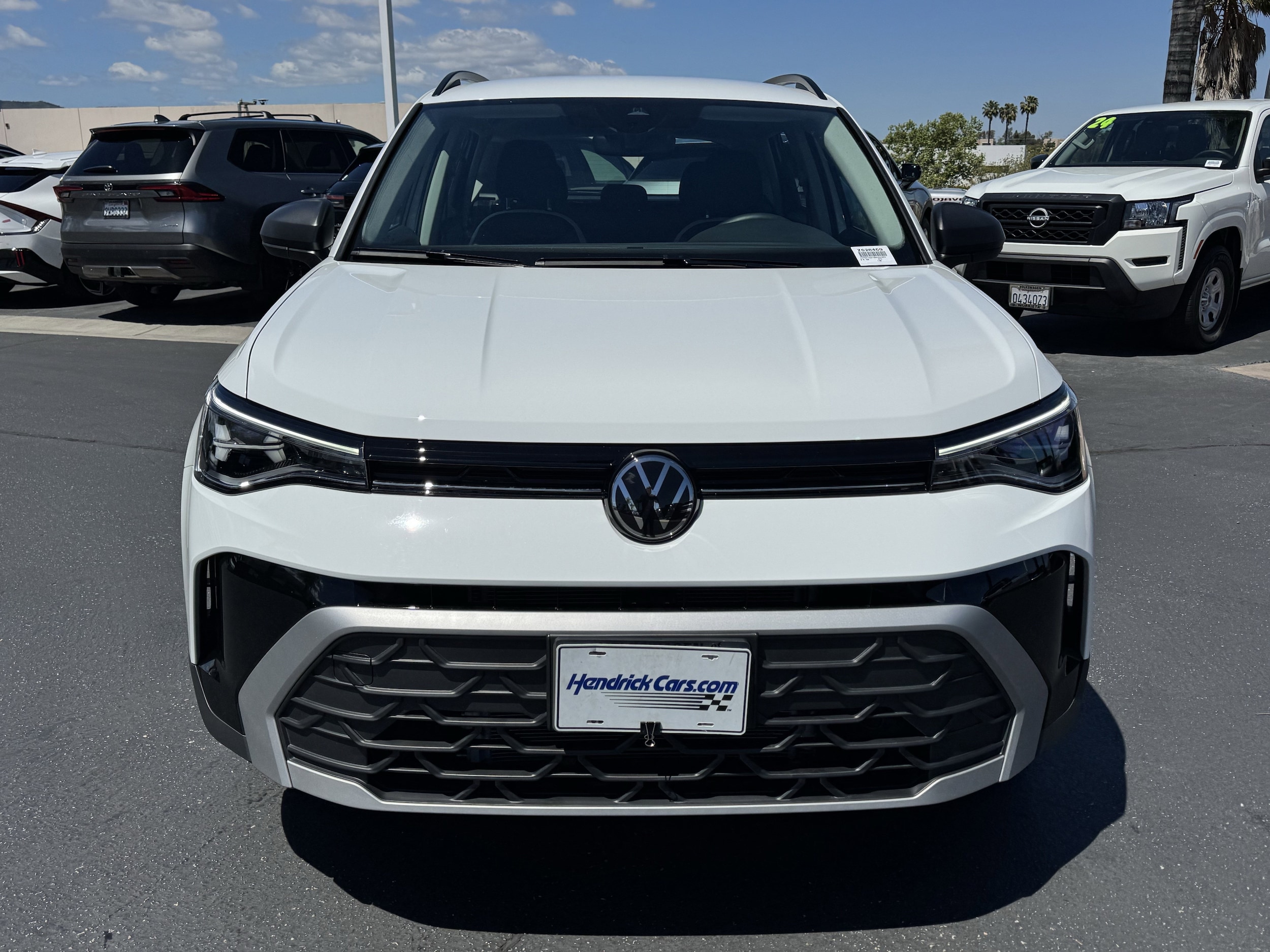 2025 Volkswagen Taos 1.5T S photo 2