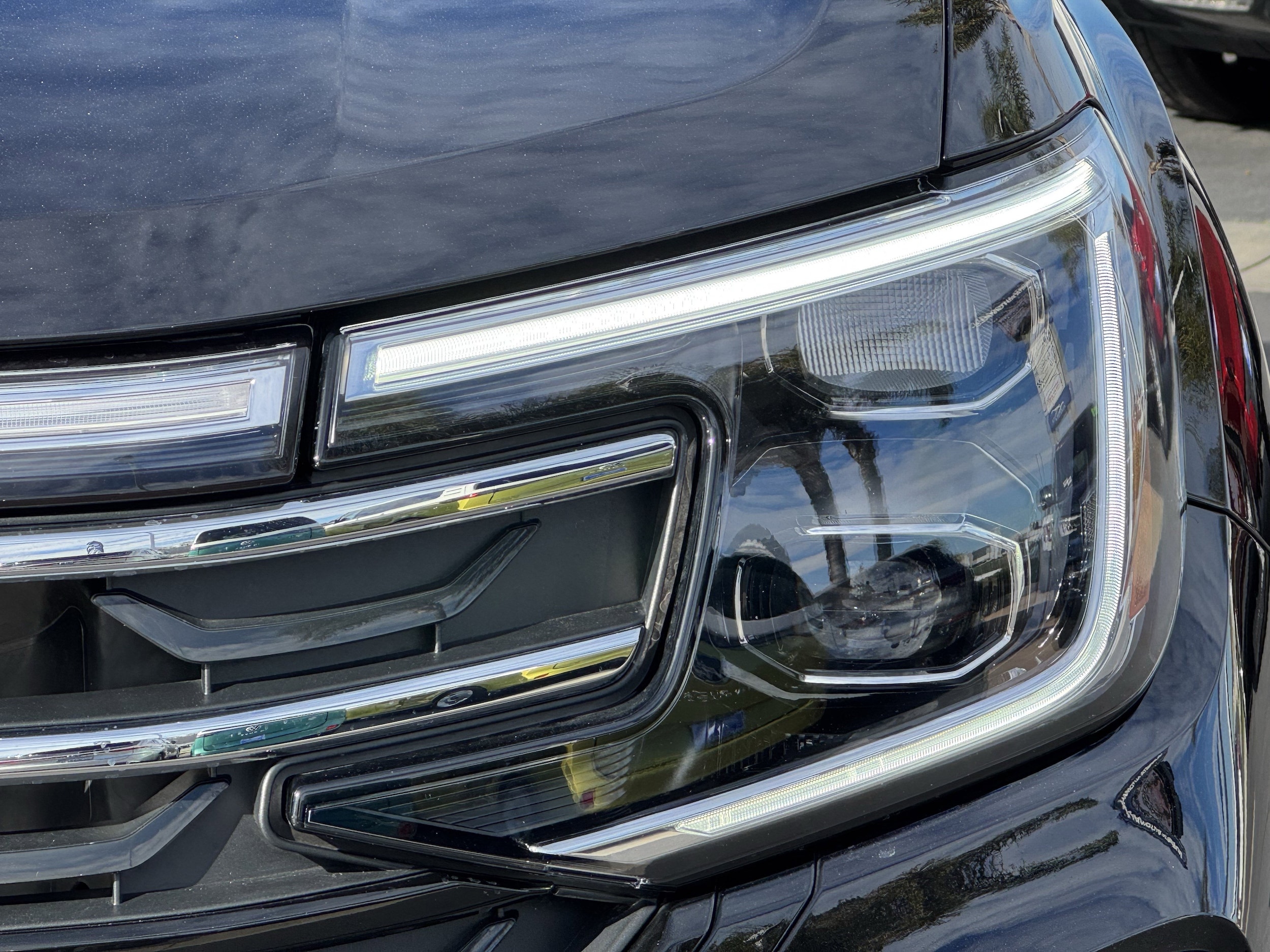 2025 Volkswagen Atlas 2.0T Peak Edition photo 5