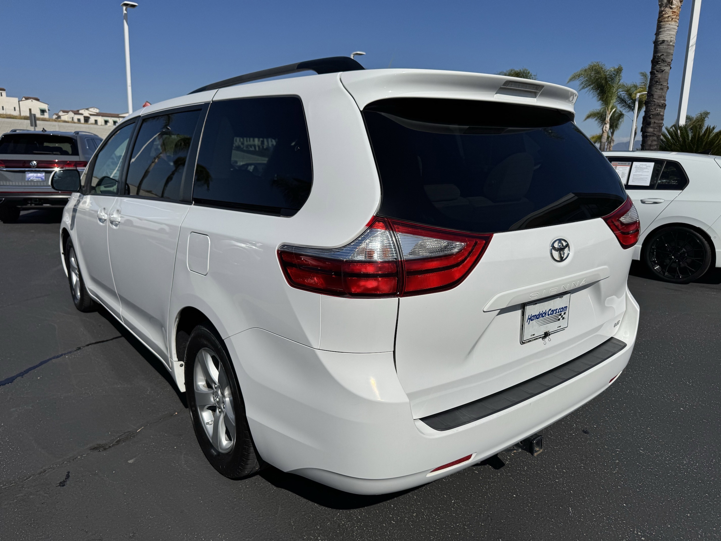 2017 Toyota Sienna LE Auto Access Seat photo 3