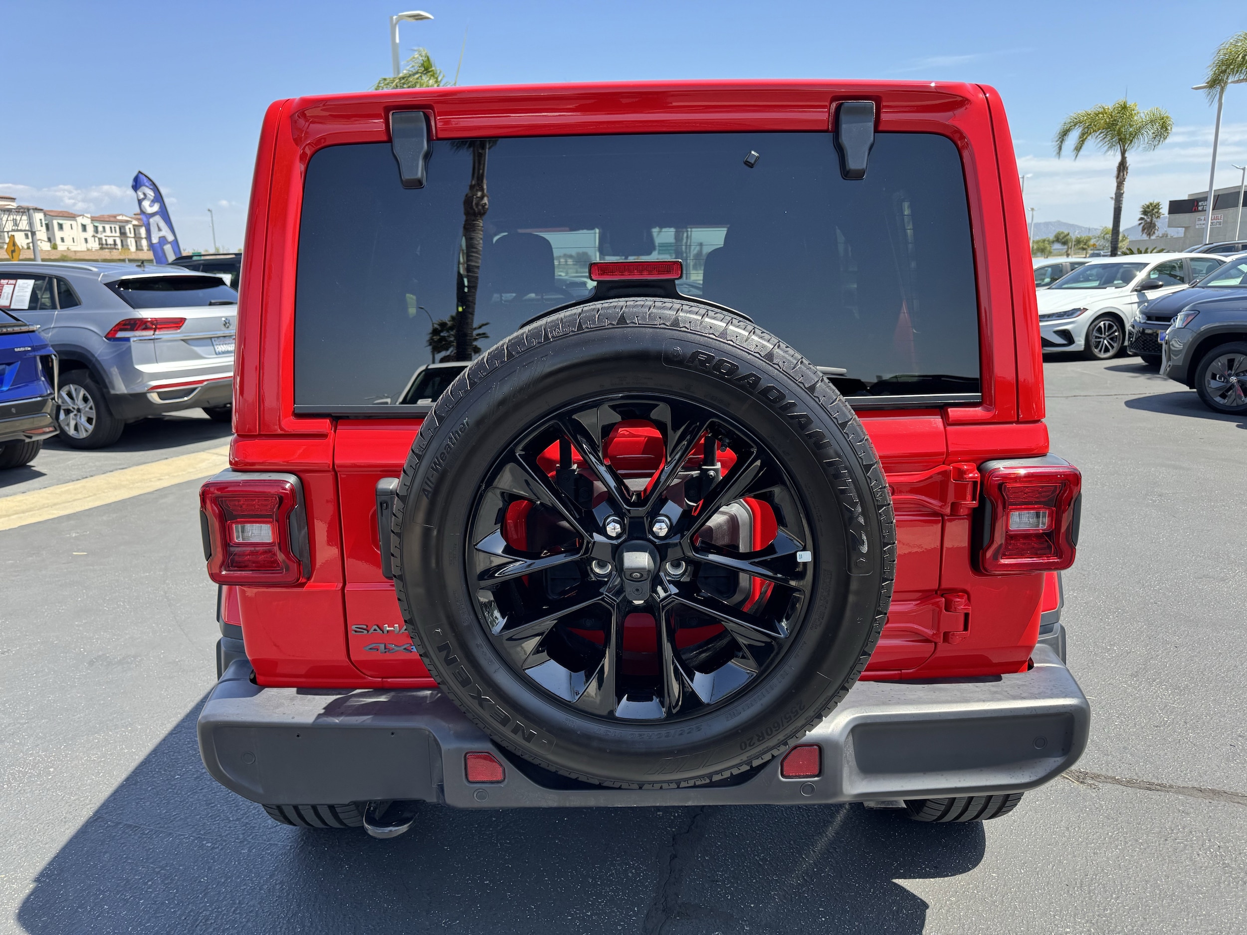 2025 Jeep Wrangler 4xe Sahara photo 3
