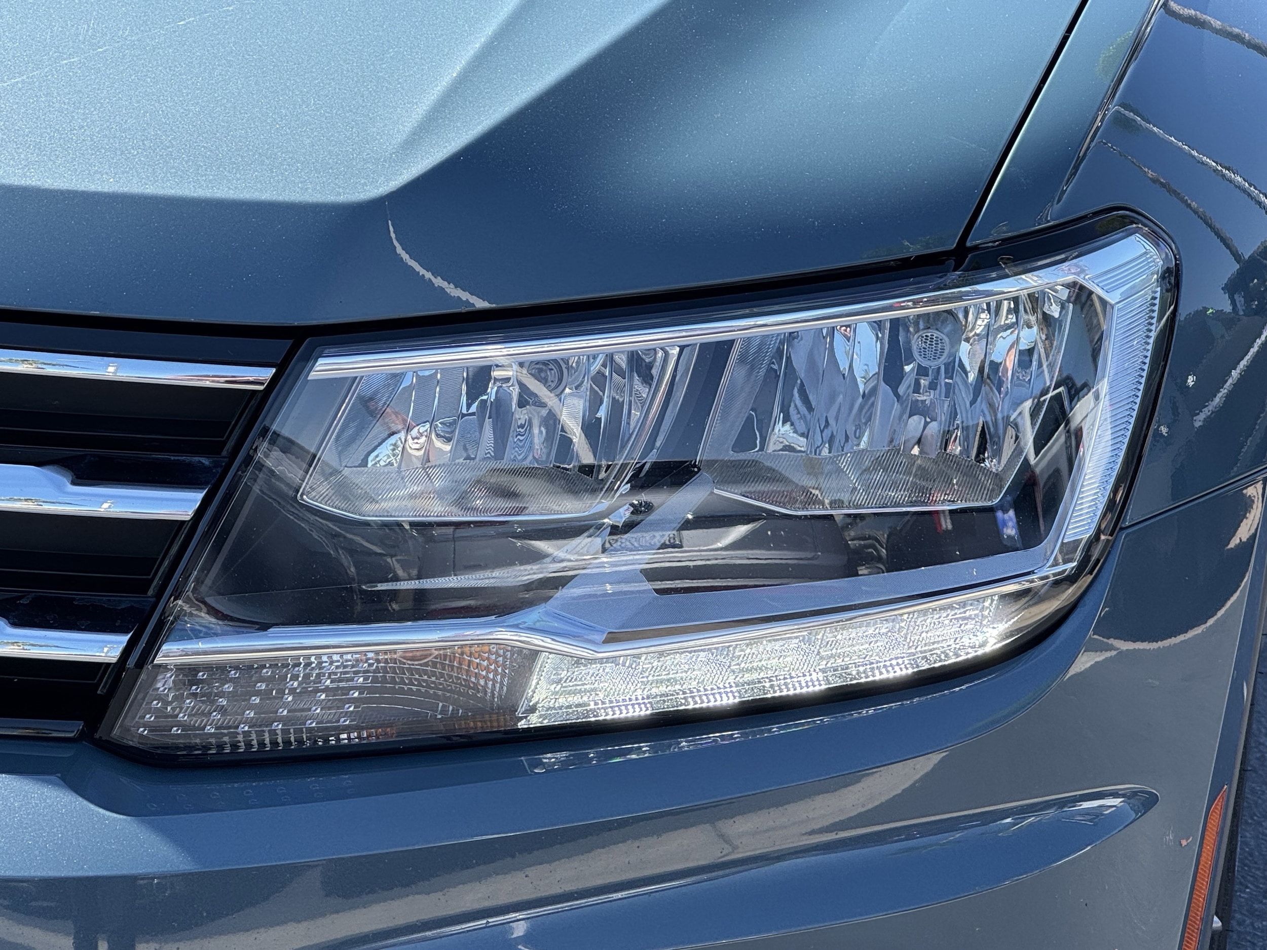 2021 Volkswagen Tiguan 2.0T SEL 4MOTION photo 5