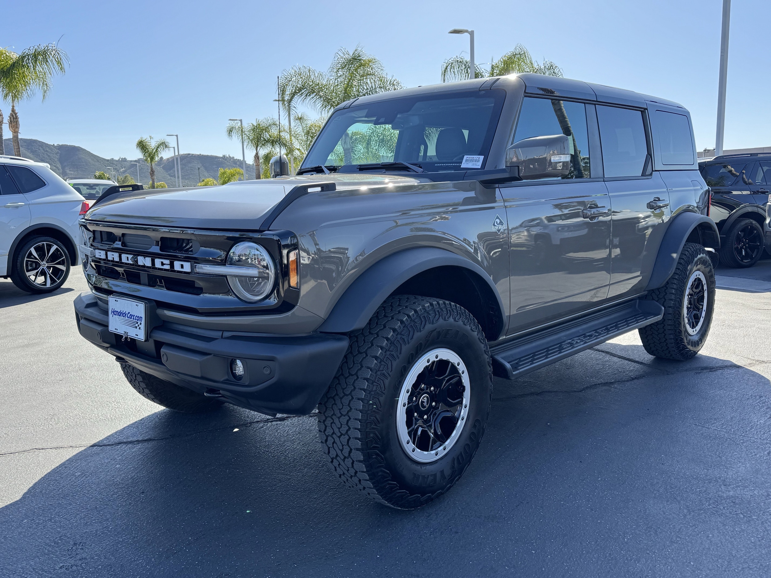2025 Ford Bronco Outer Banks photo 4
